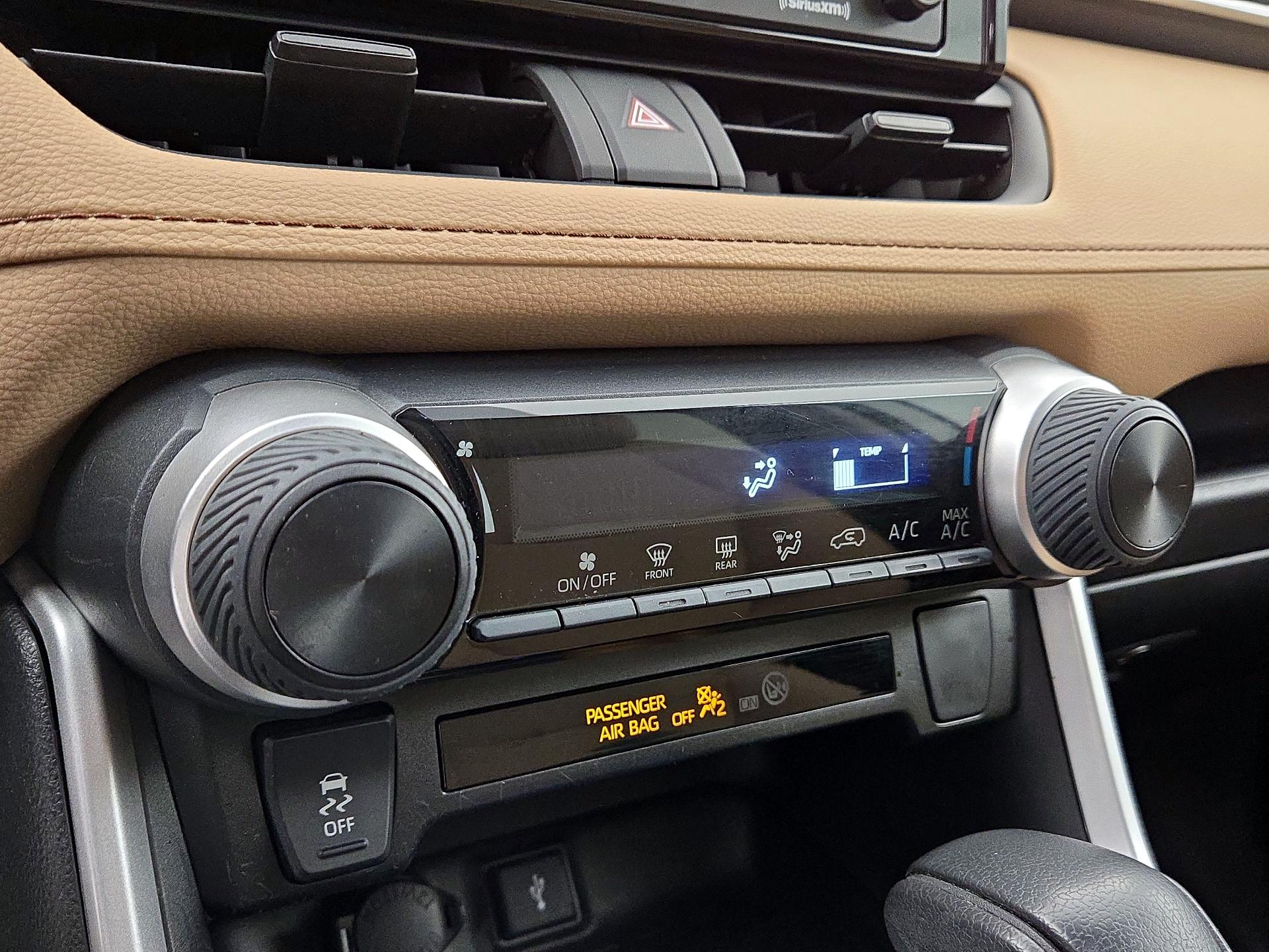 Thumbnail: 2022 Toyota RAV4 - 16