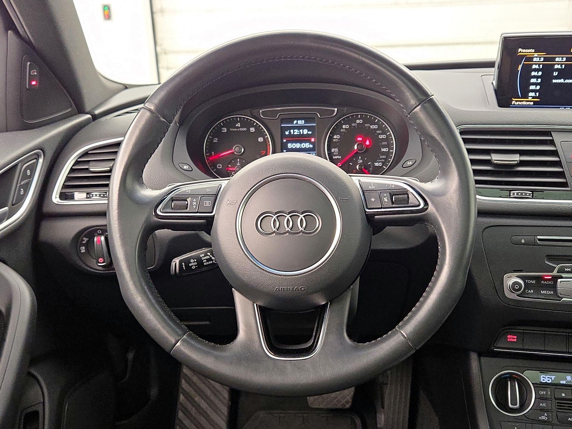 Thumbnail: 2018 Audi Q3 - 10