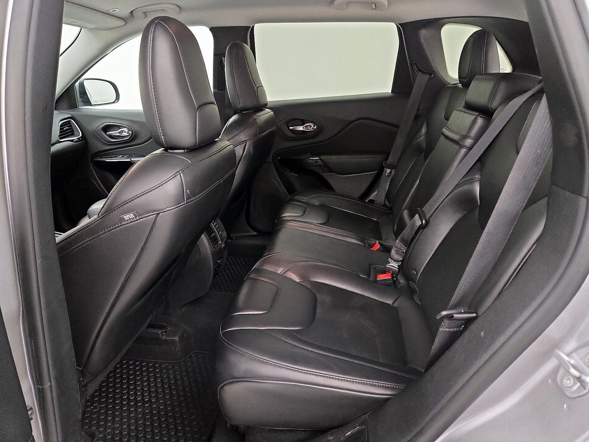 Thumbnail: 2019 Jeep Cherokee - 19