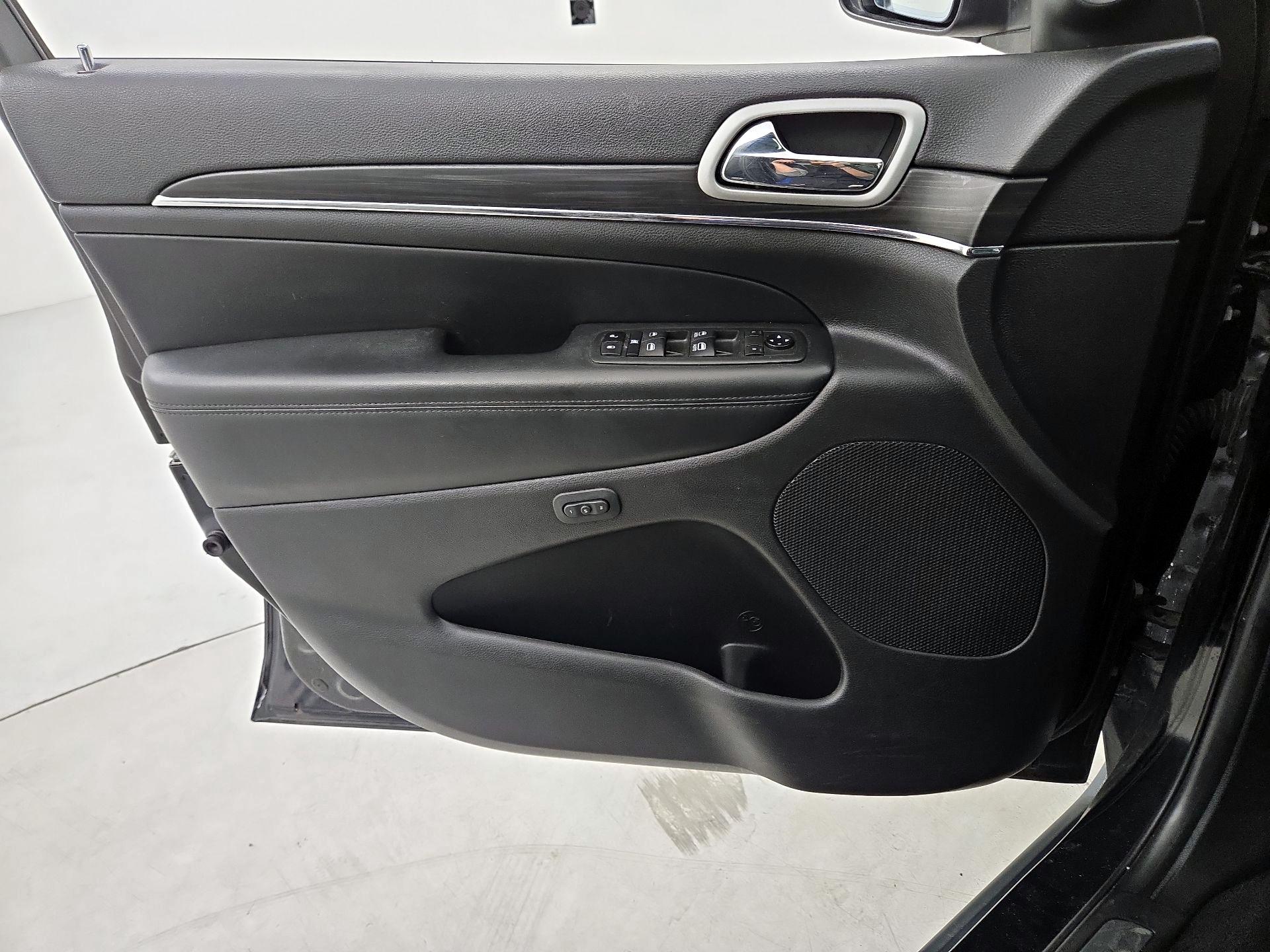 Thumbnail: 2021 Jeep Grand Cherokee - 12