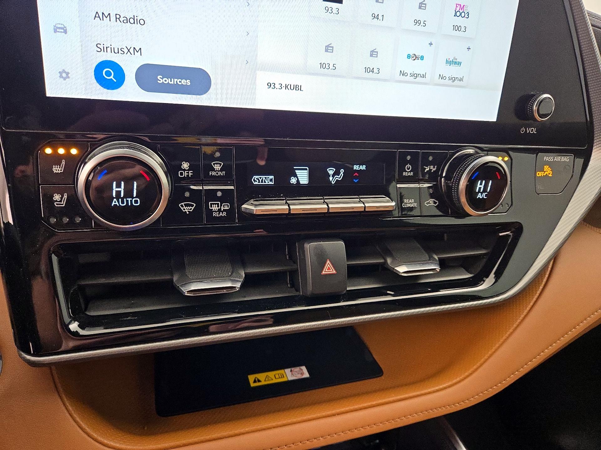 Thumbnail: 2023 Toyota Highlander - 16