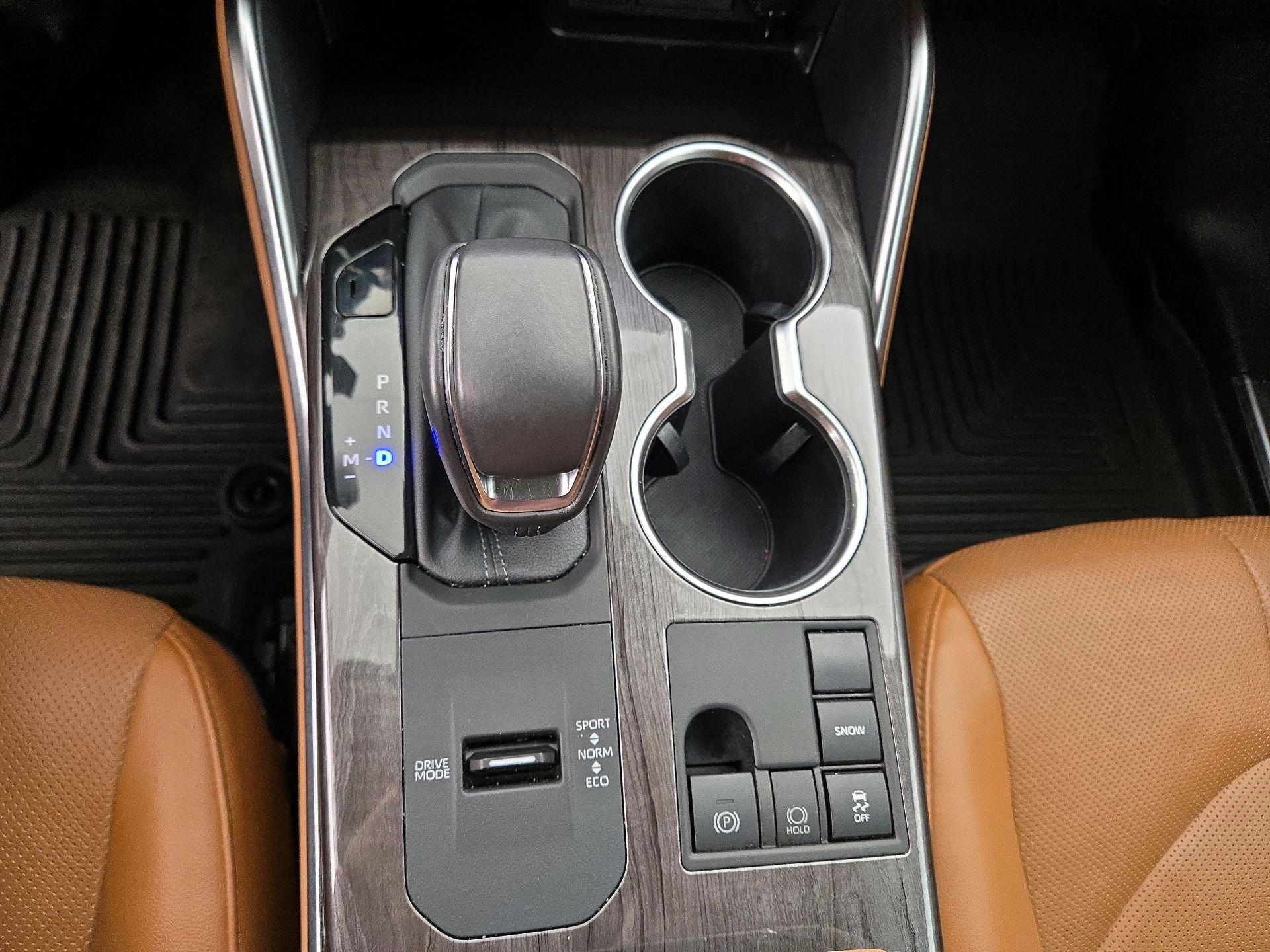 Thumbnail: 2023 Toyota Highlander - 17