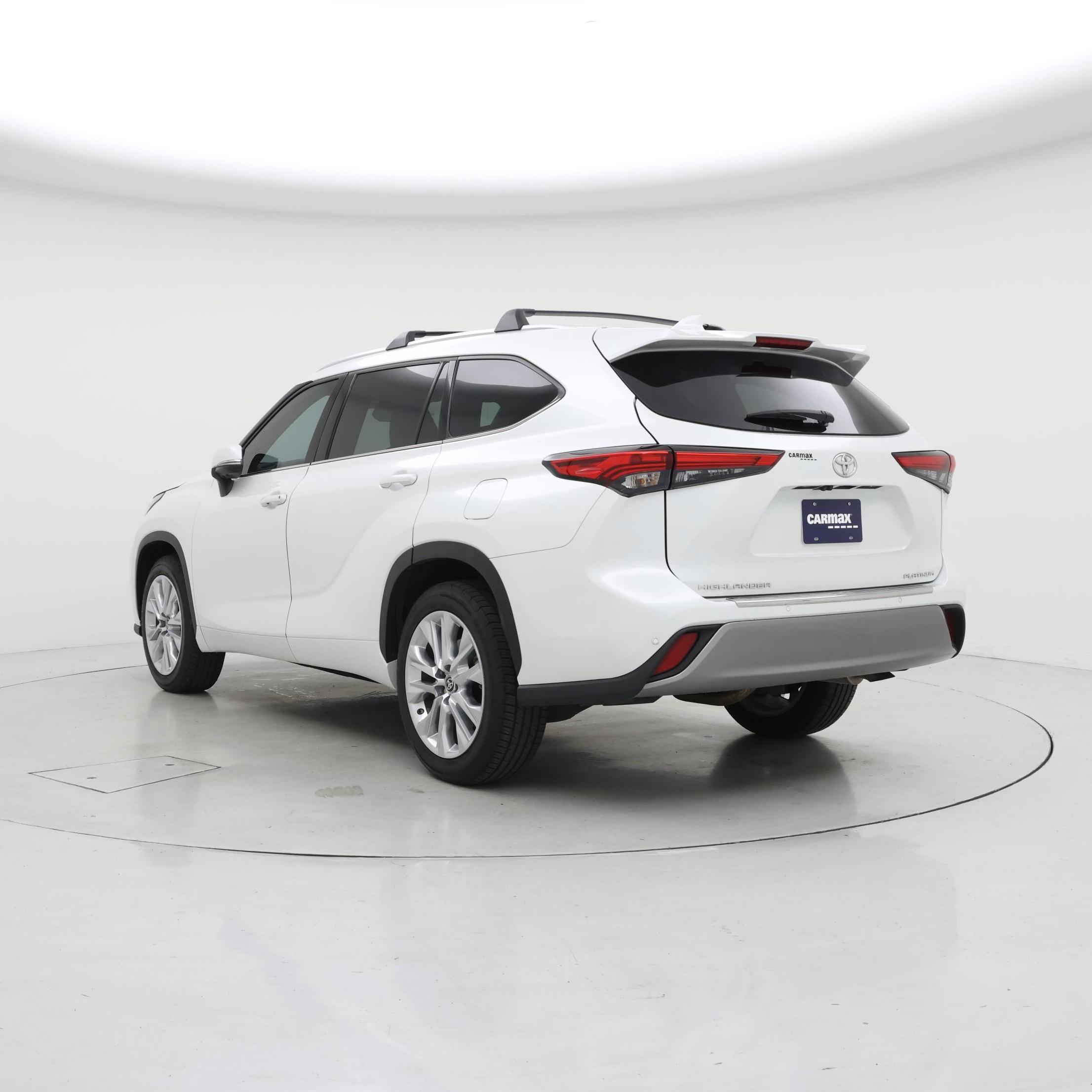 Thumbnail: 2023 Toyota Highlander - 2