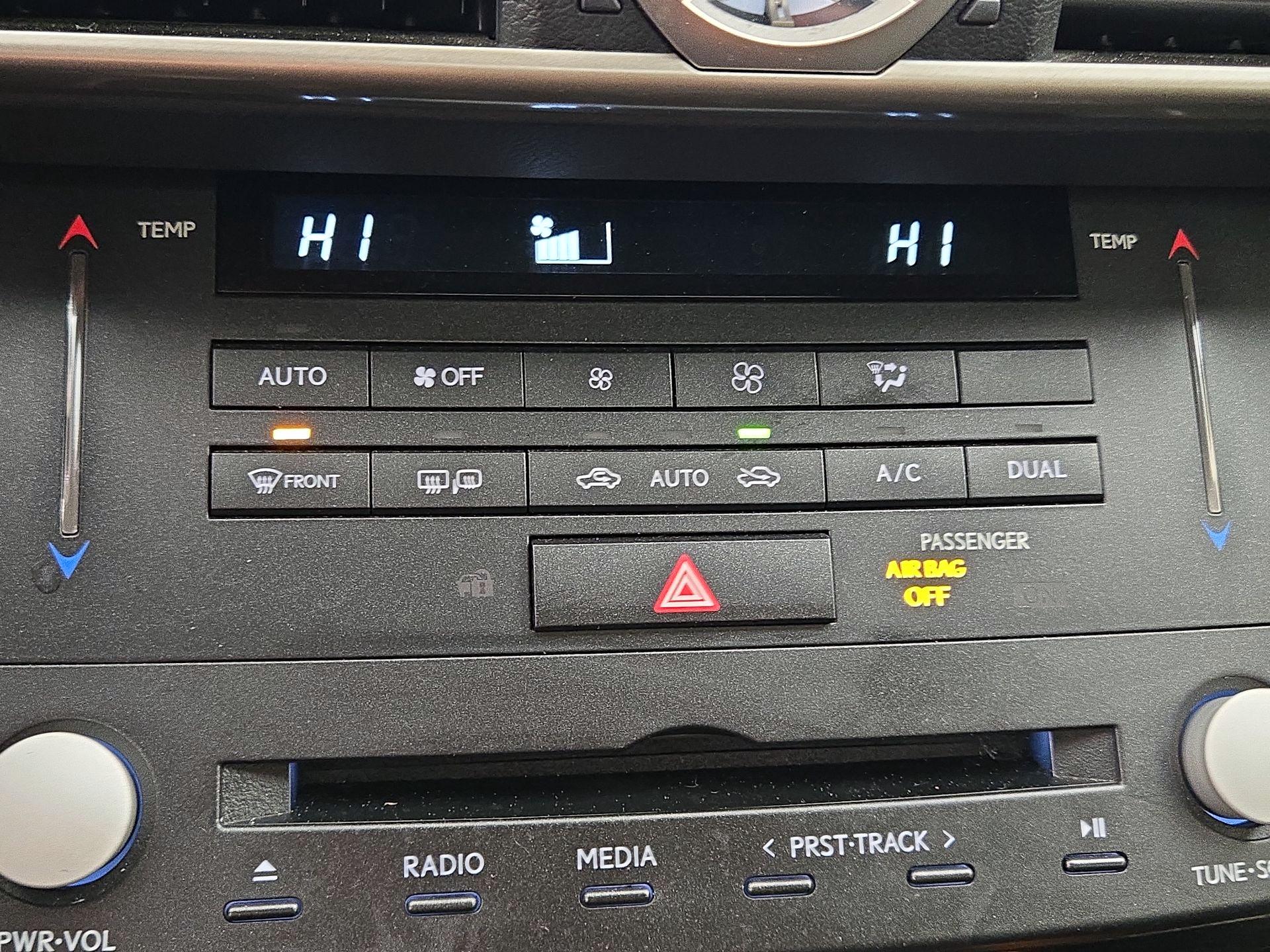 Thumbnail: 2017 Lexus RC - 17