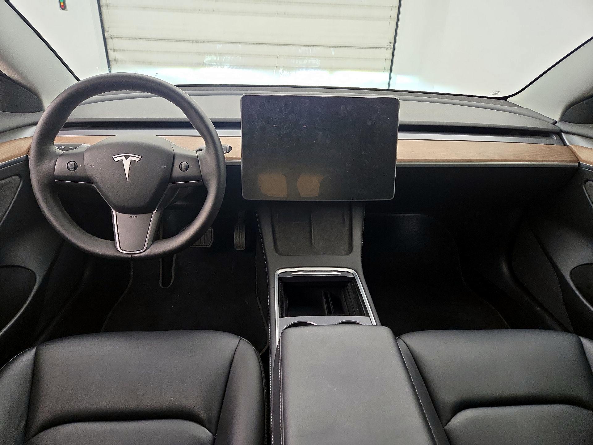 Thumbnail: 2022 Tesla Model 3 - 9