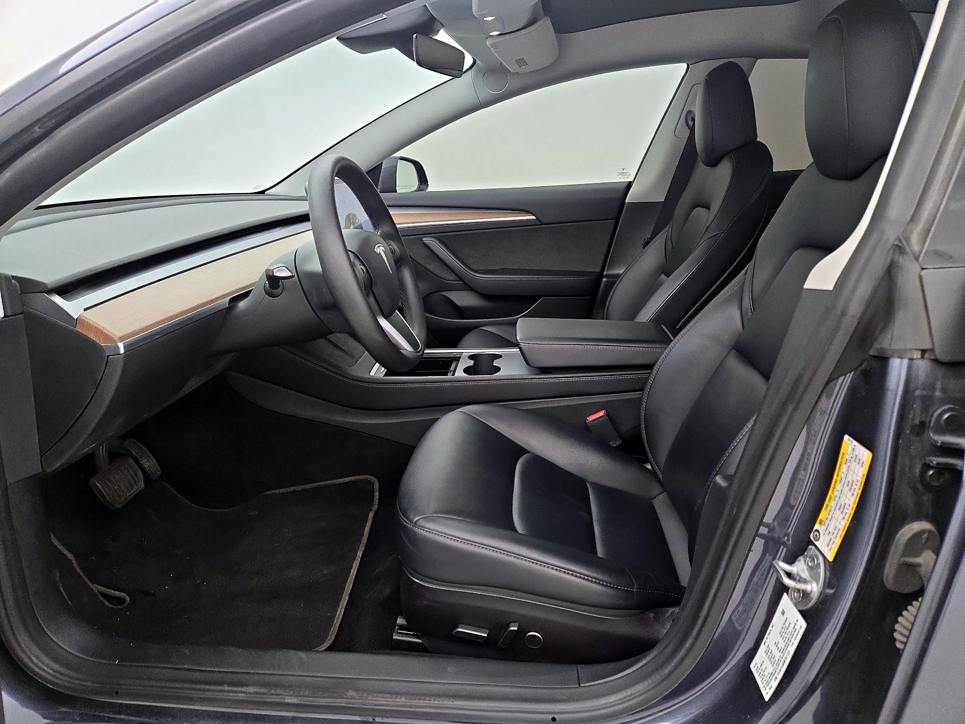 Thumbnail: 2022 Tesla Model 3 - 11