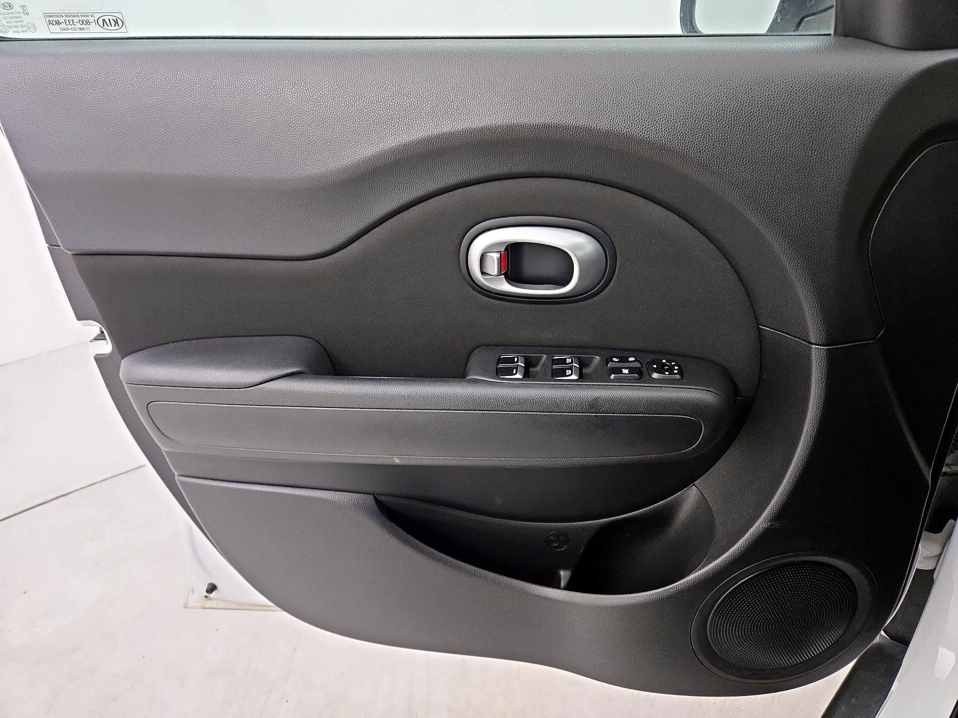 Thumbnail: 2018 Kia Soul - 12