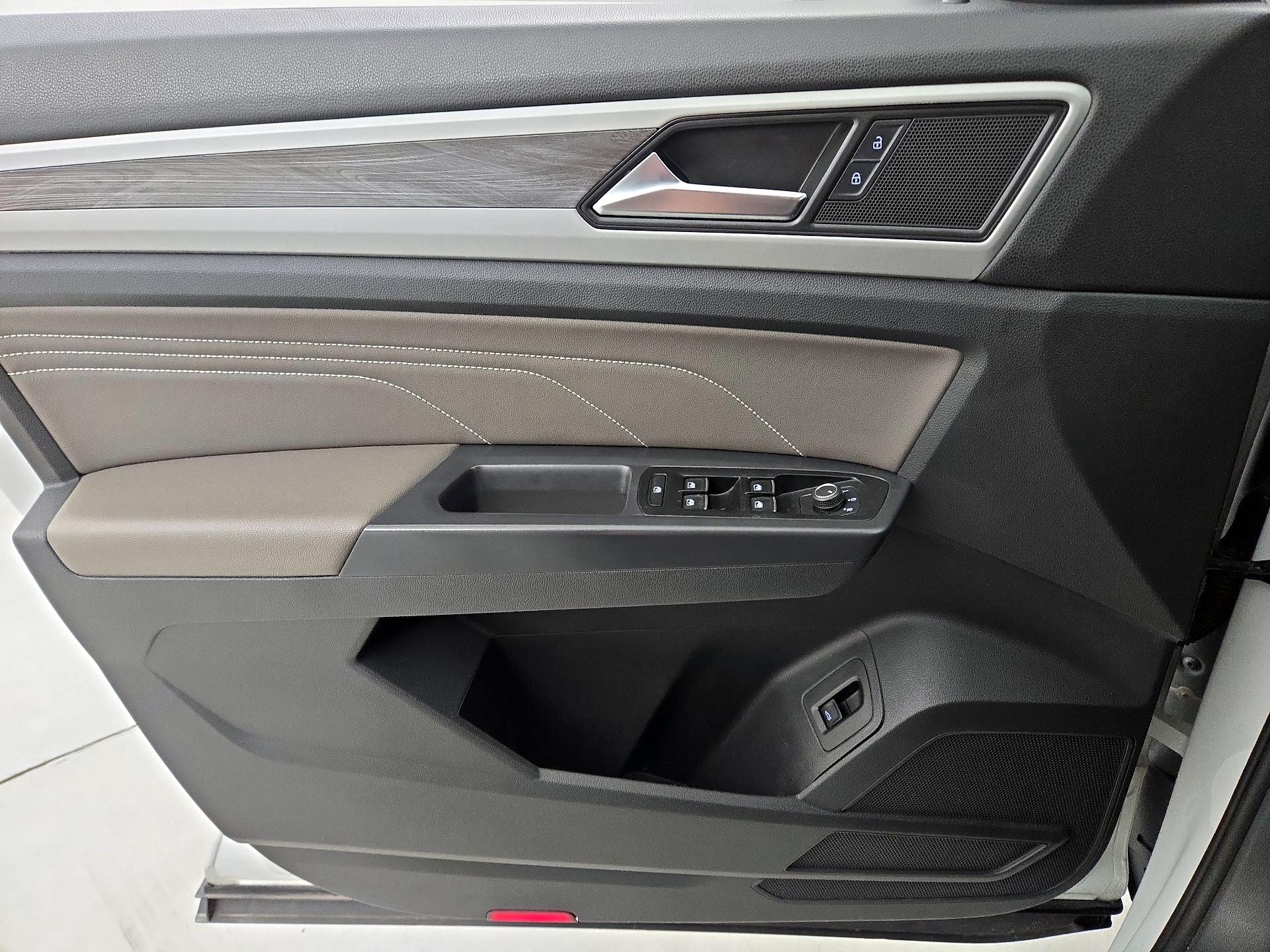 Thumbnail: 2021 Volkswagen Atlas - 12