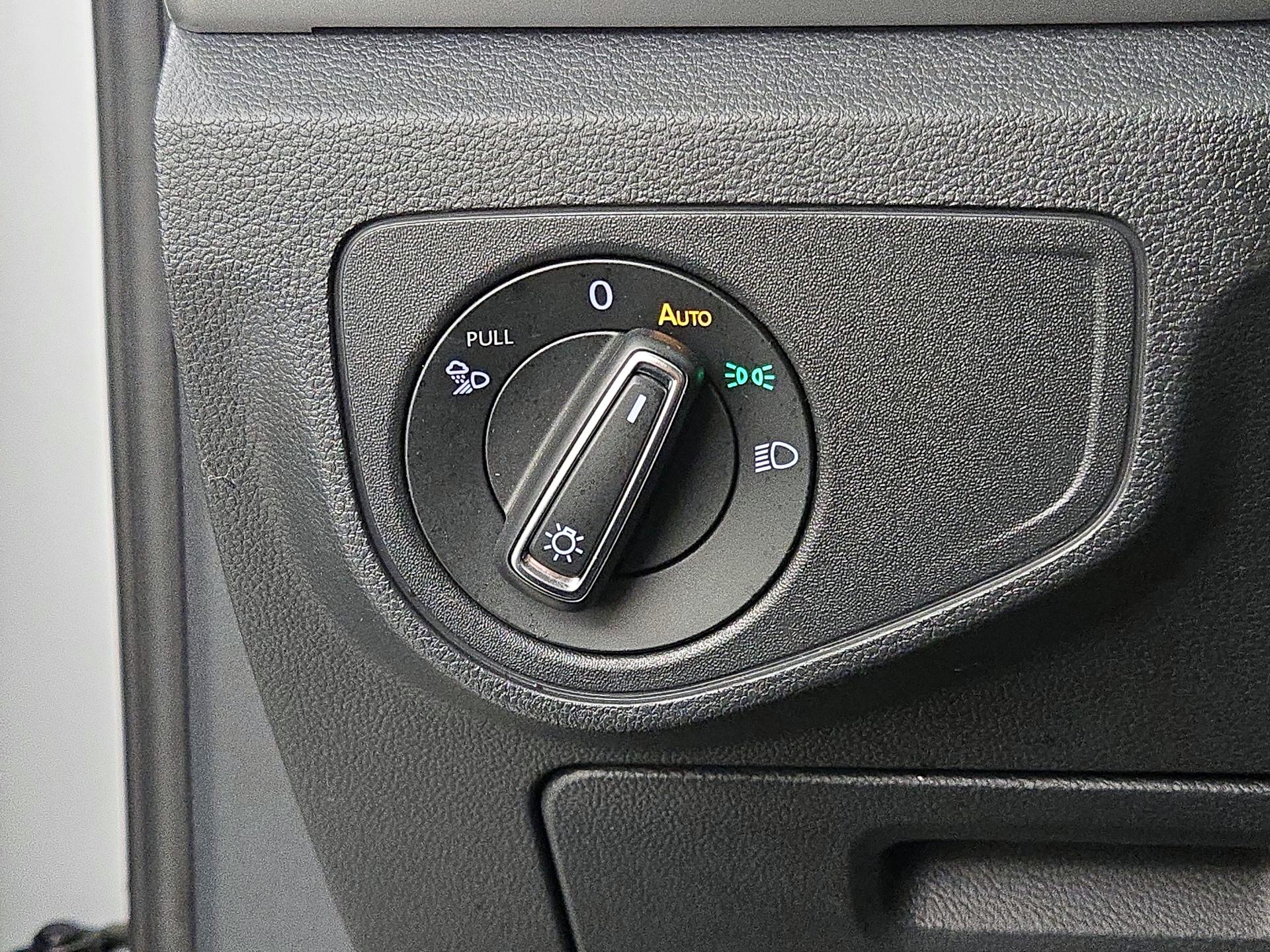 Thumbnail: 2021 Volkswagen Atlas - 13