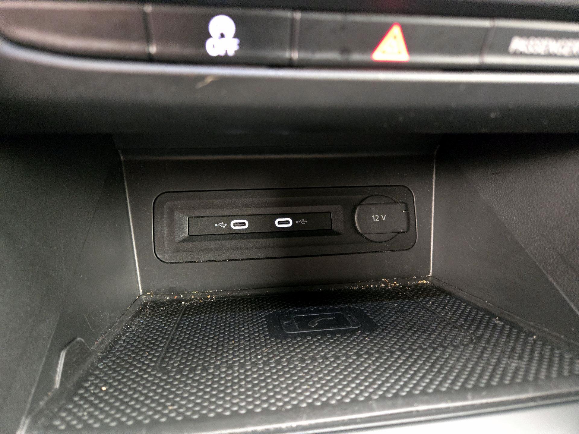 Thumbnail: 2021 Volkswagen Atlas - 18