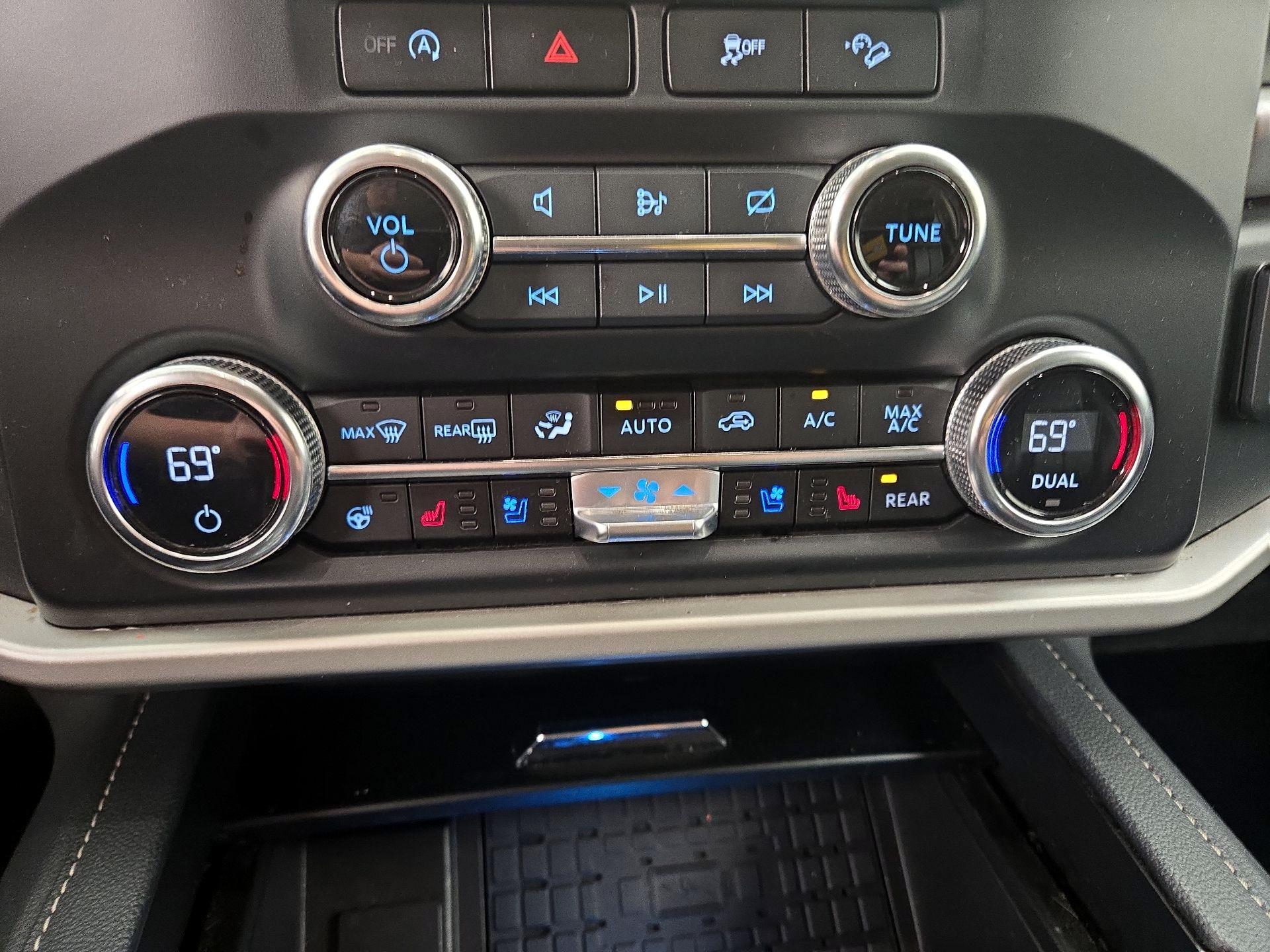 Thumbnail: 2023 Ford Expedition - 17