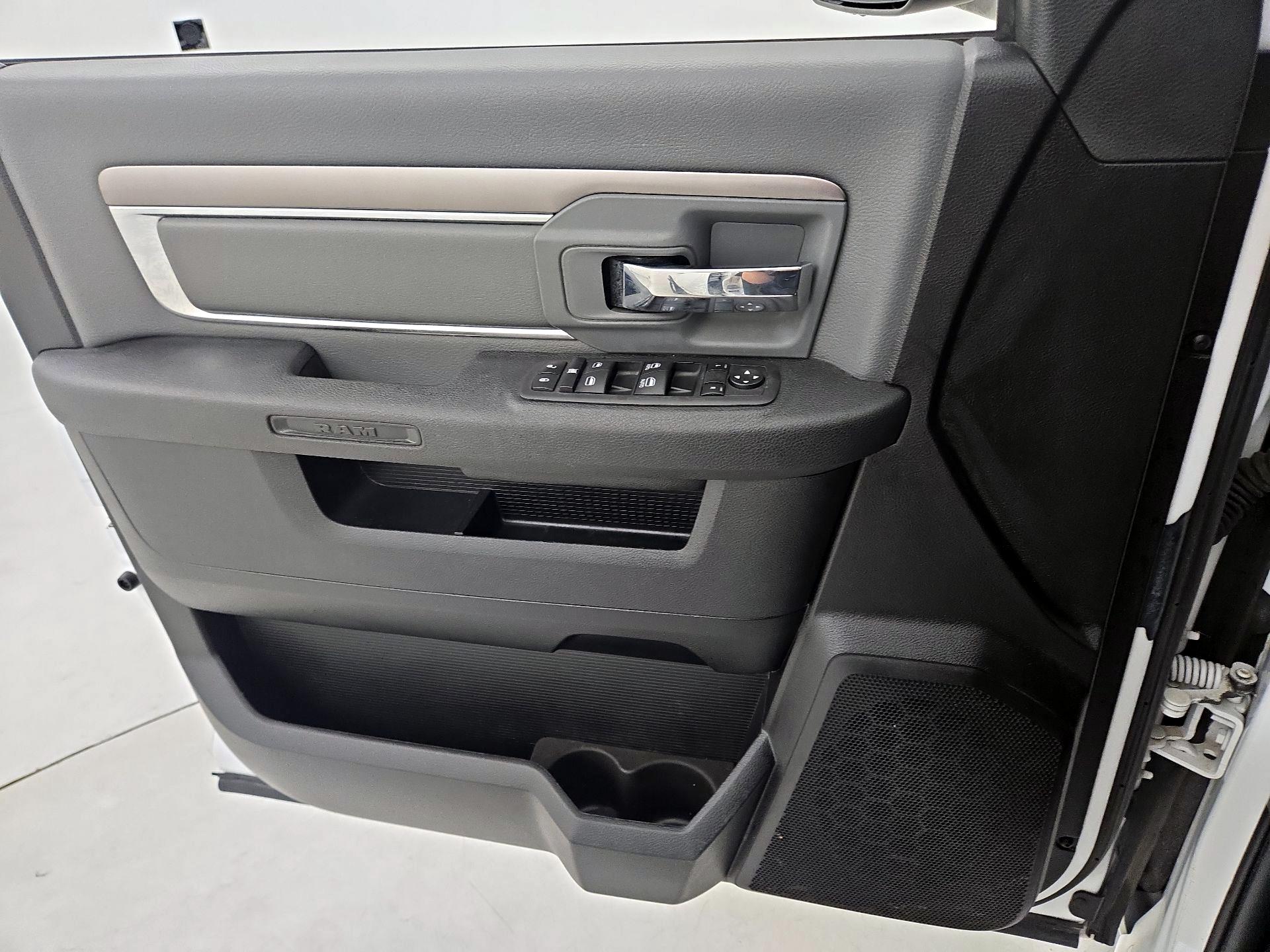 Thumbnail: 2023 RAM 1500 Classic - 12