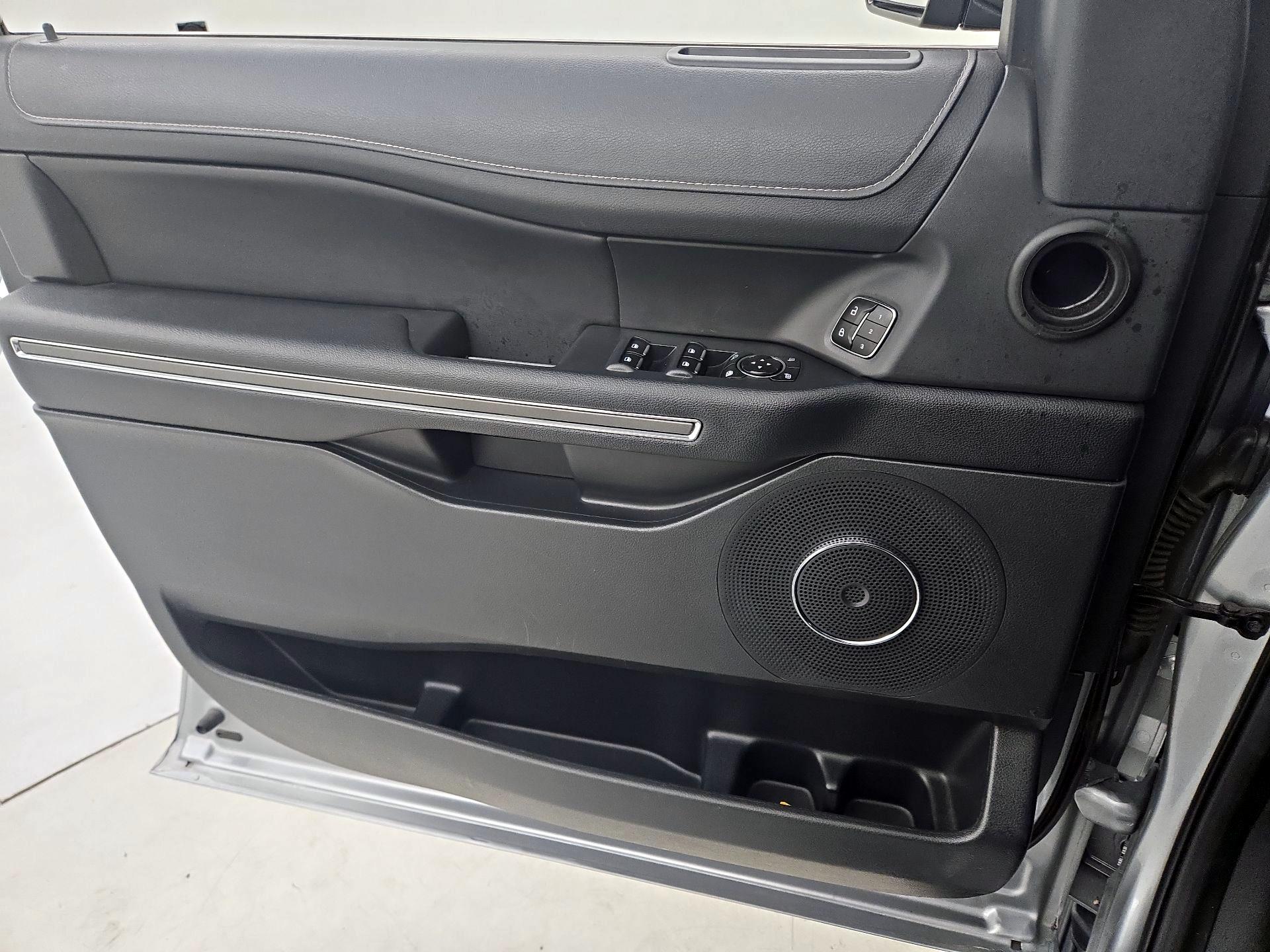 Thumbnail: 2023 Ford Expedition - 12