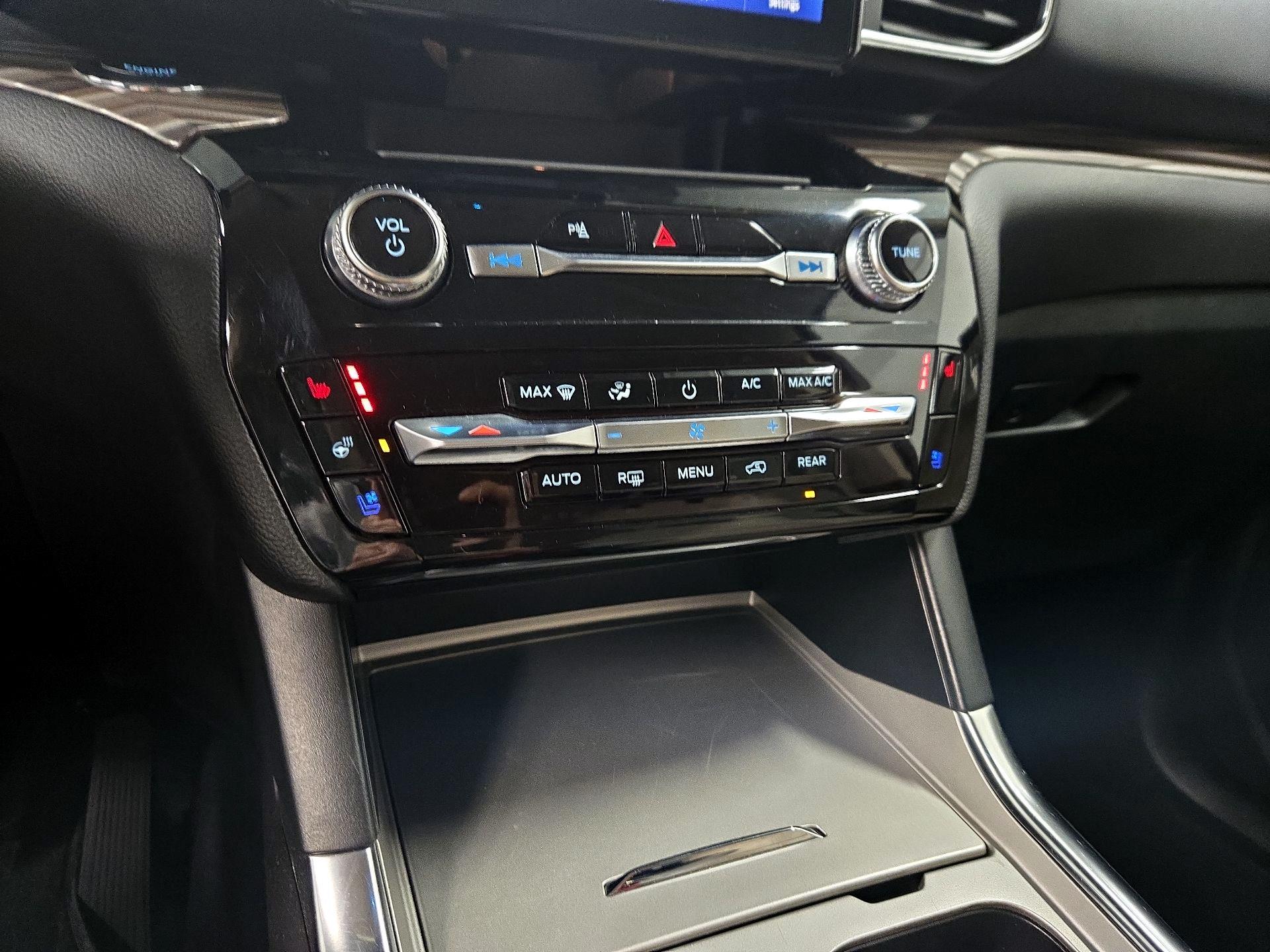 Thumbnail: 2024 Ford Explorer - 17