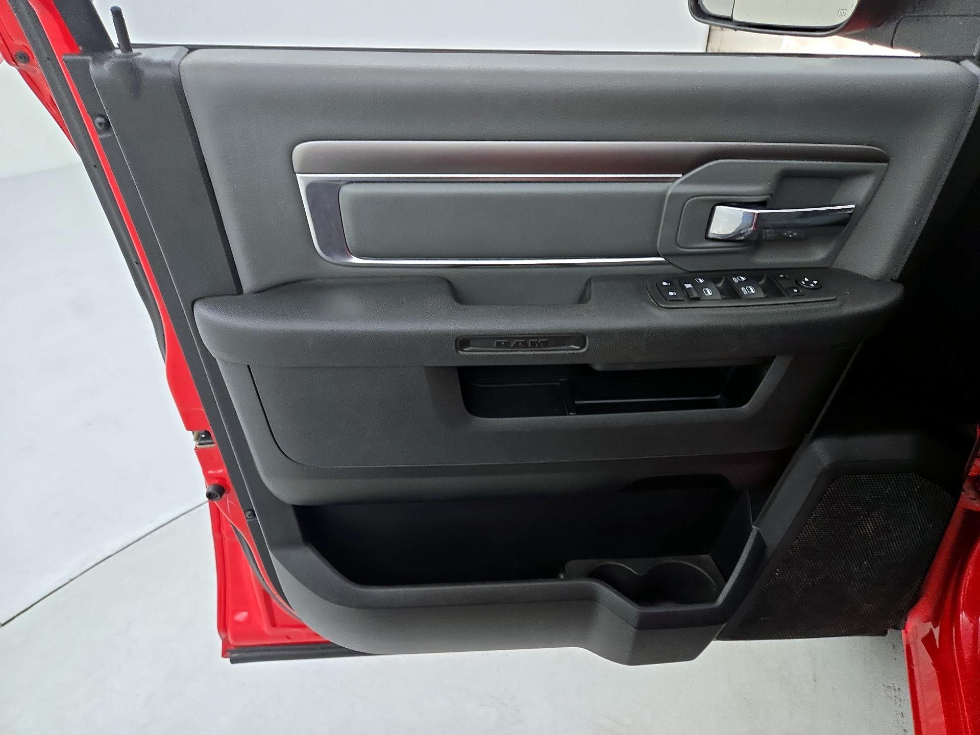 Thumbnail: 2023 RAM 1500 Classic - 12