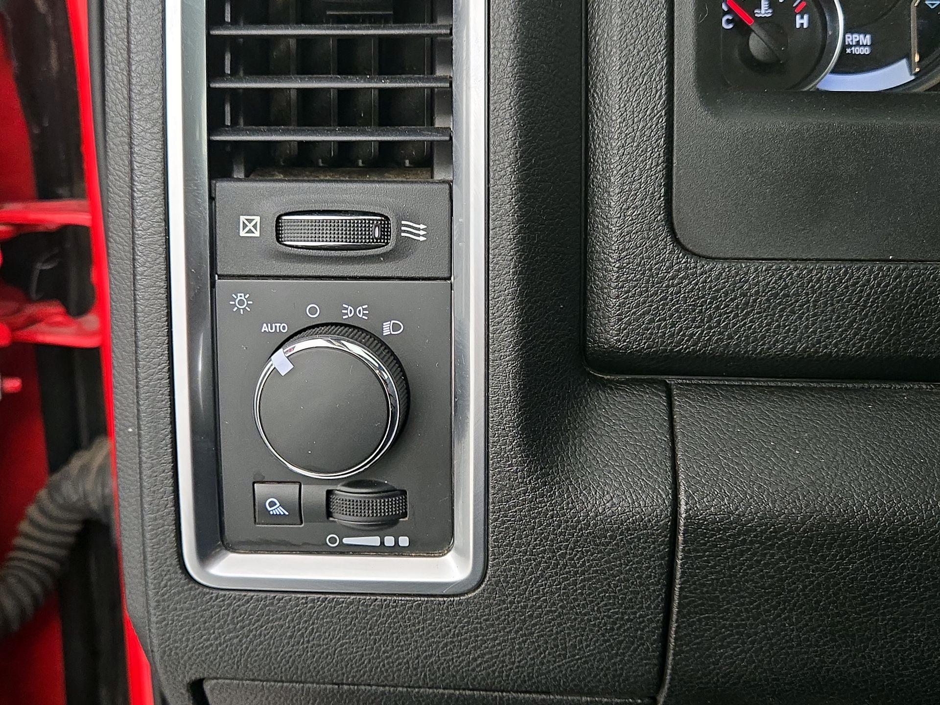 Thumbnail: 2023 RAM 1500 Classic - 13