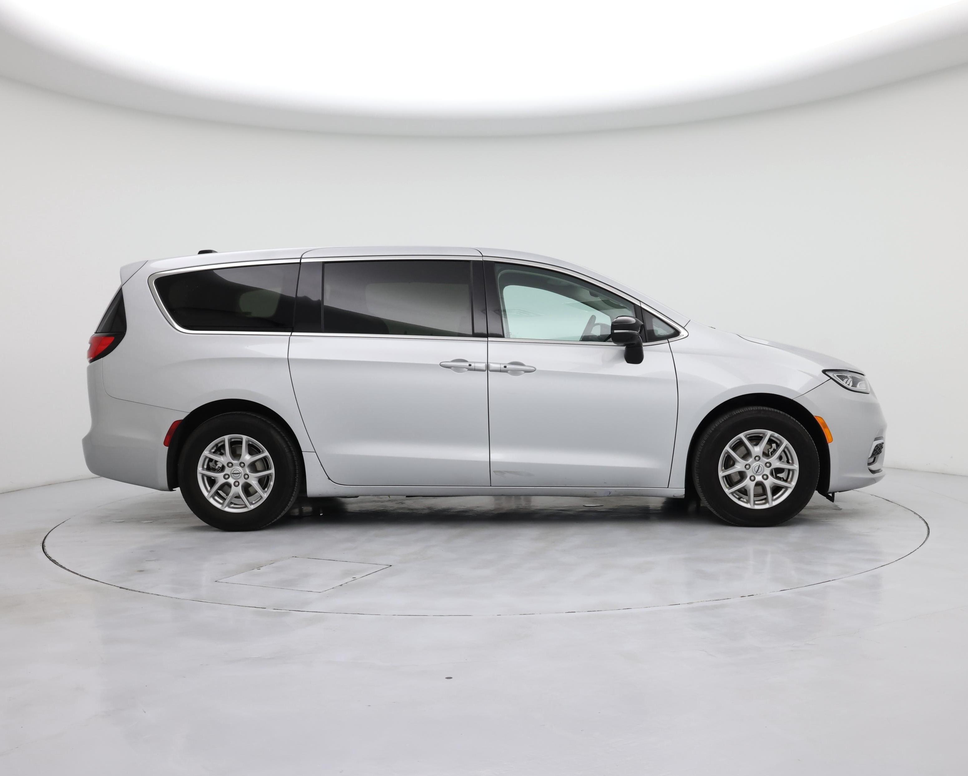 Thumbnail: 2024 Chrysler Pacifica - 7