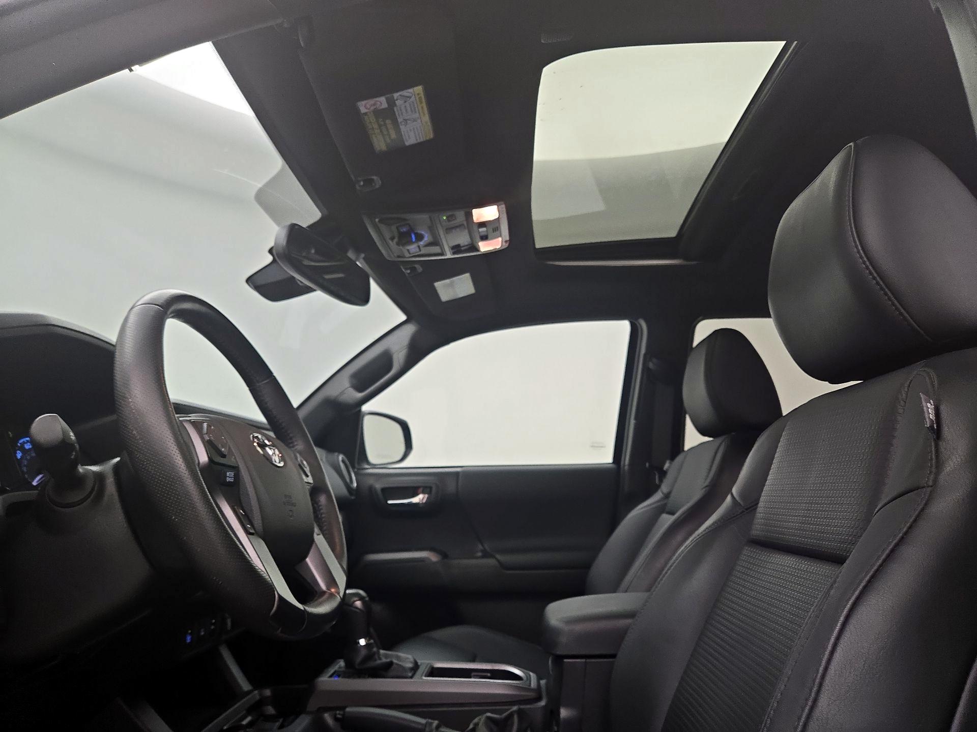 Thumbnail: 2023 Toyota Tacoma - 20