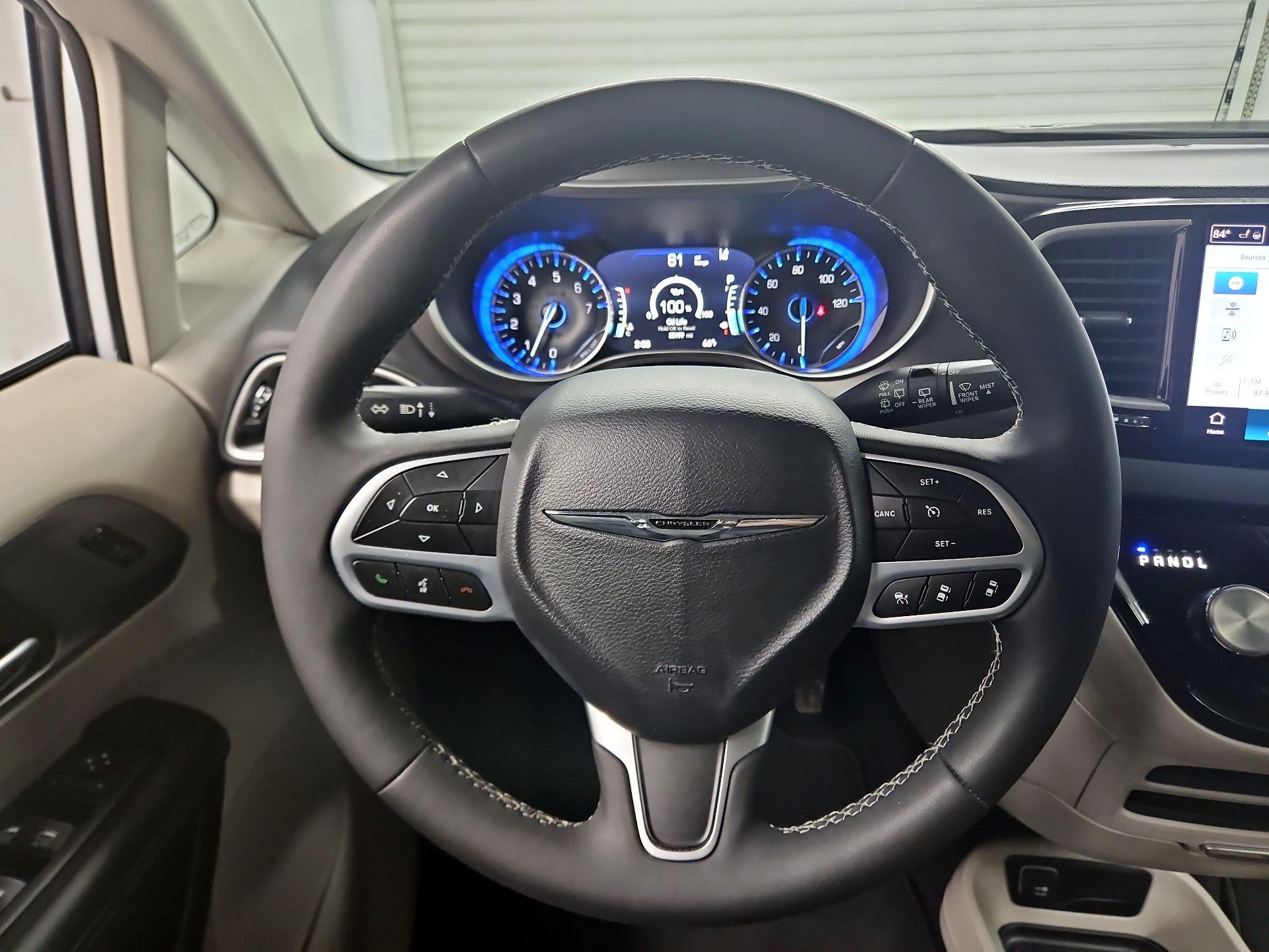 Thumbnail: 2024 Chrysler Pacifica - 10