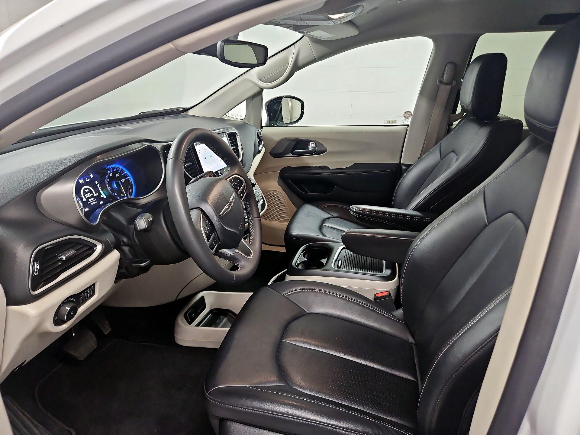 Thumbnail: 2024 Chrysler Pacifica - 11