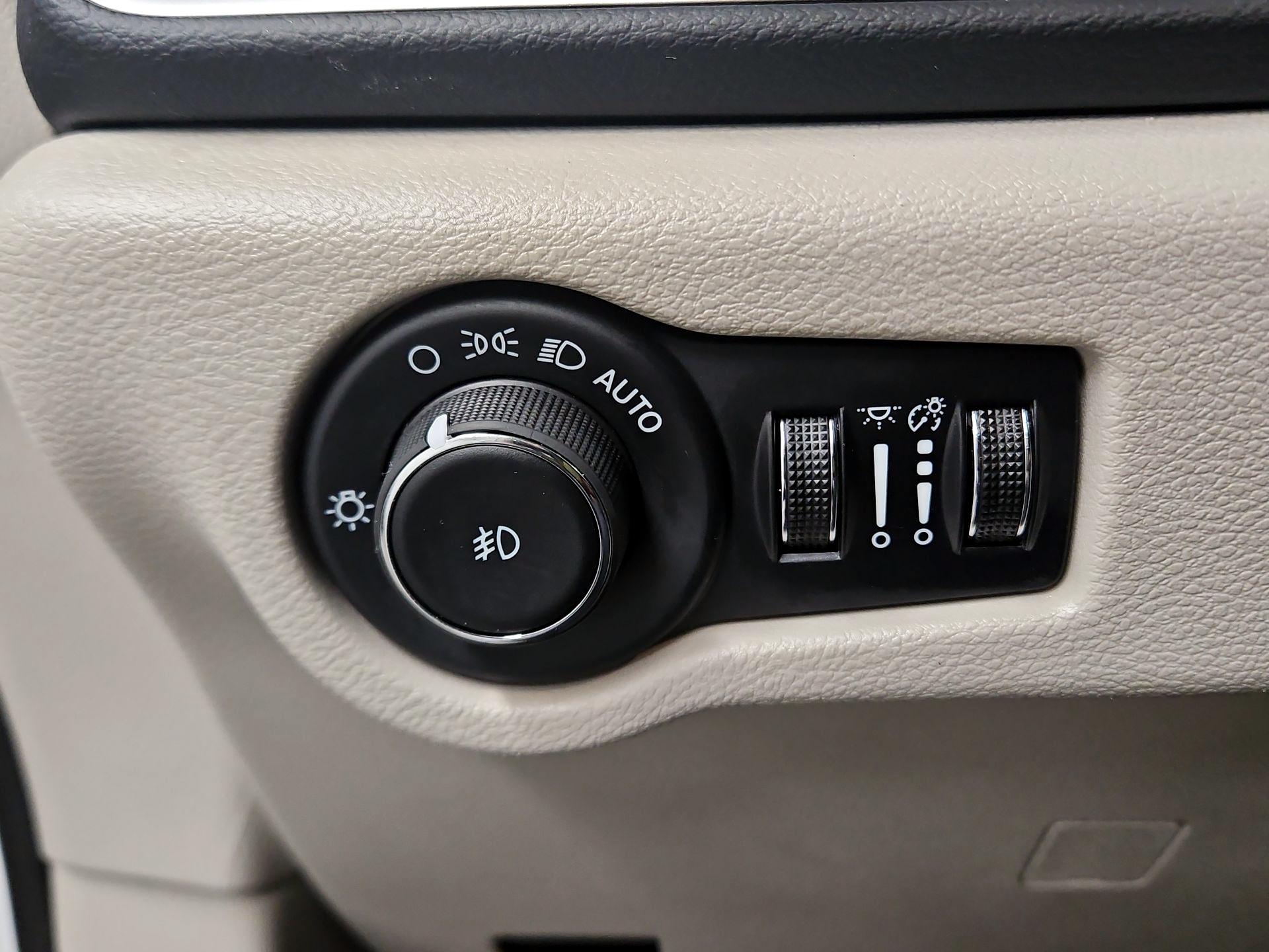 Thumbnail: 2024 Chrysler Pacifica - 13