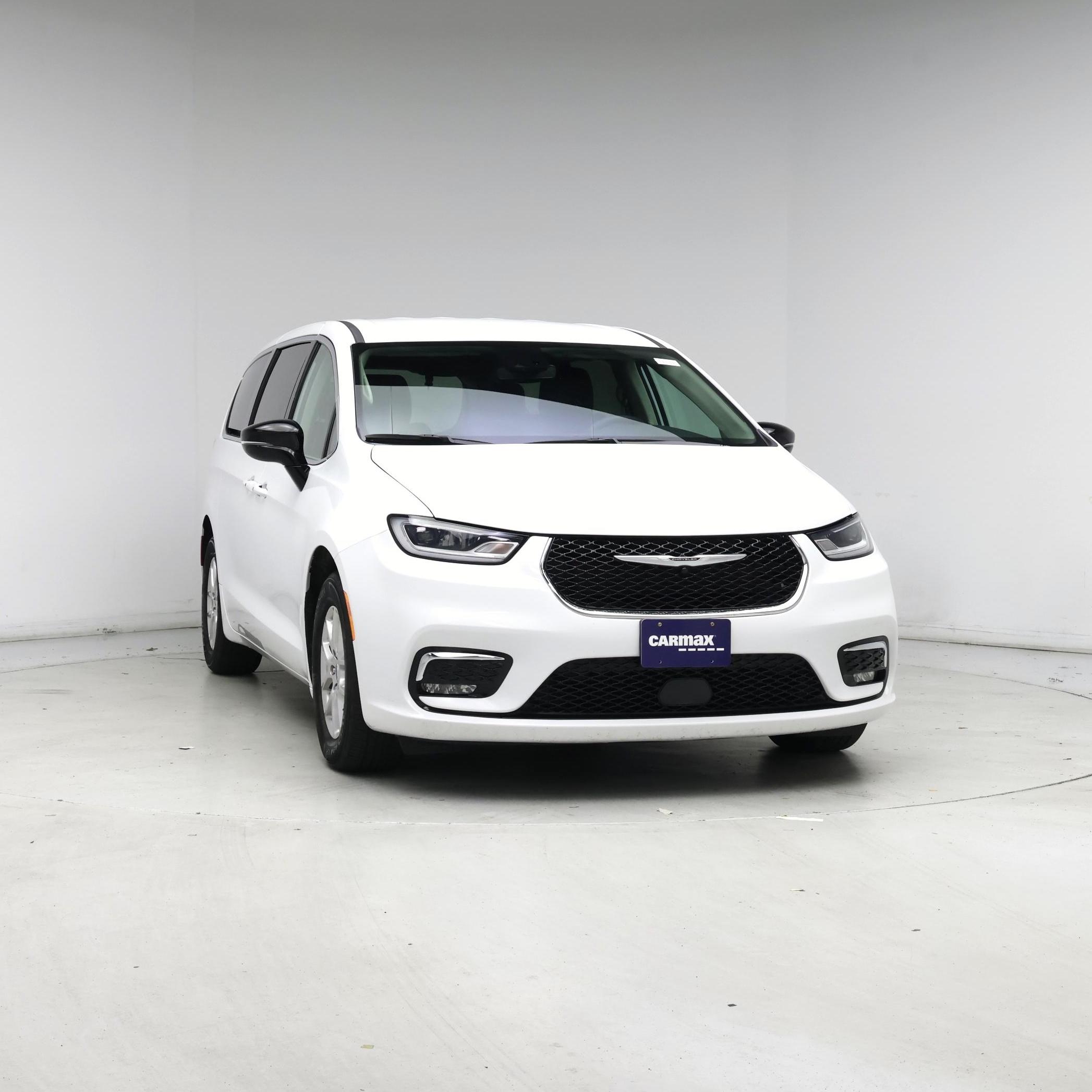 Thumbnail: 2024 Chrysler Pacifica - 5