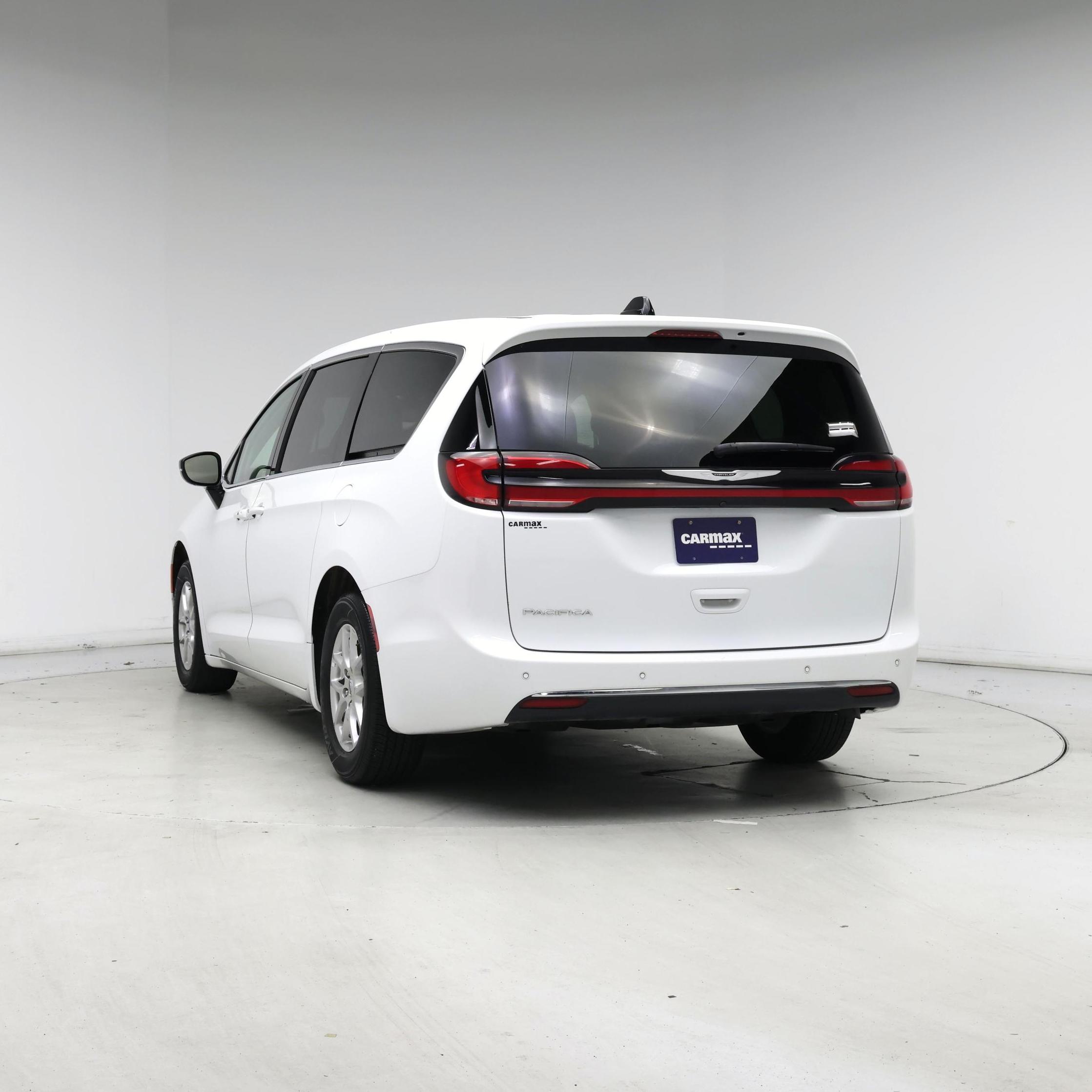 Thumbnail: 2024 Chrysler Pacifica - 6