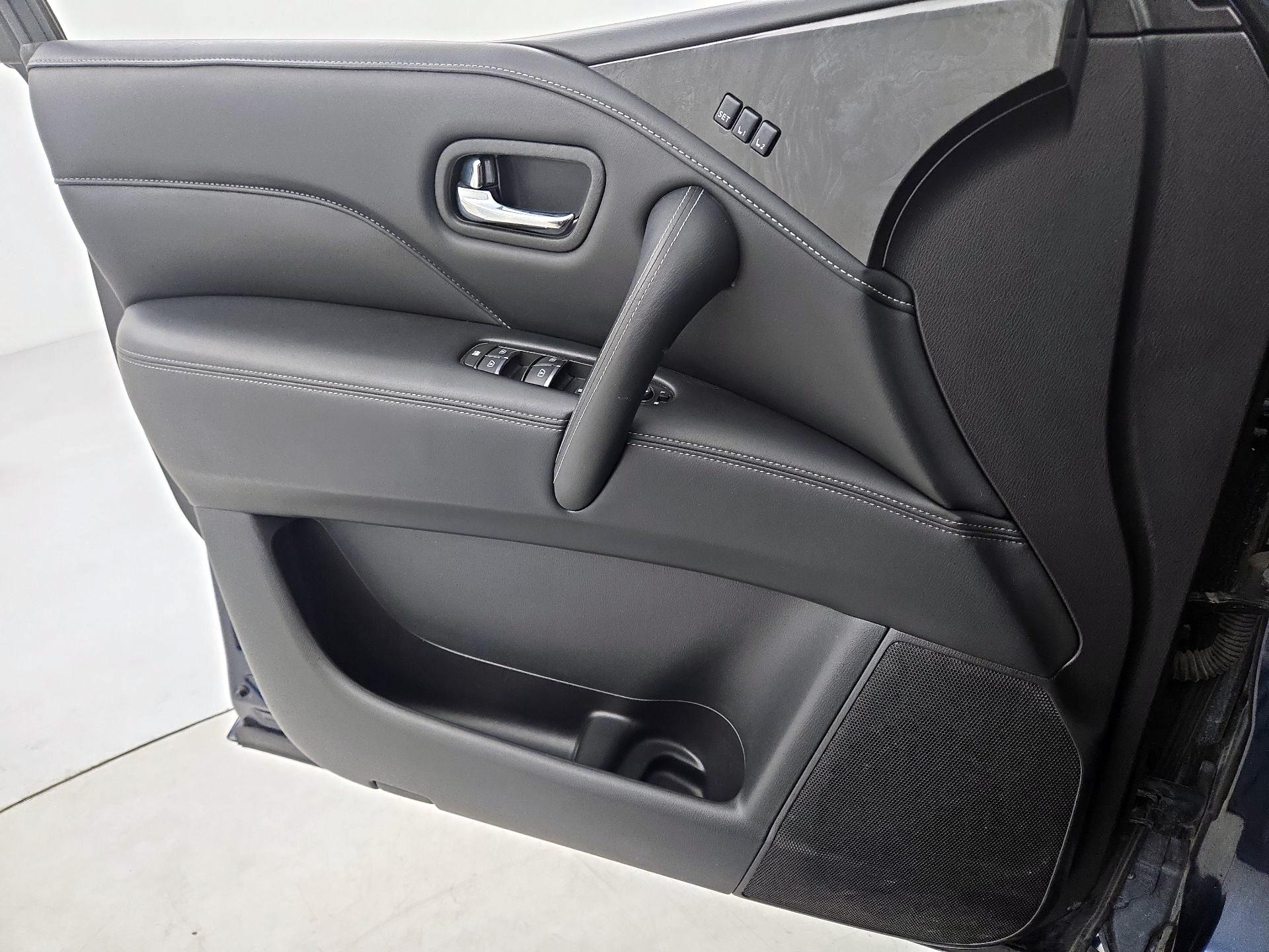 Thumbnail: 2024 INFINITI QX80 - 12