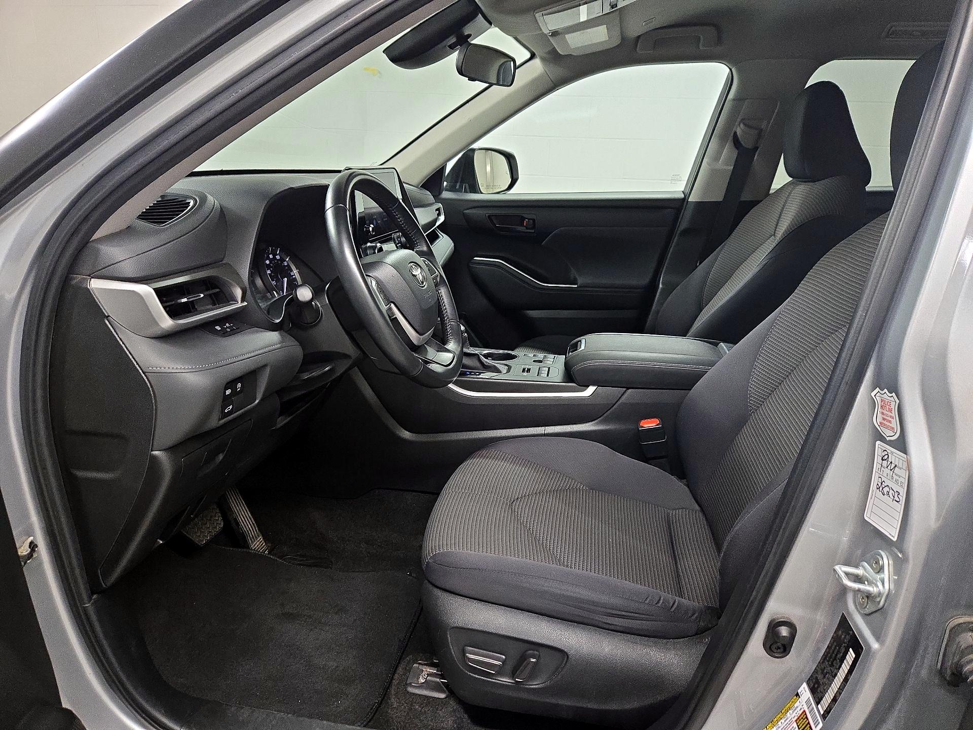 Thumbnail: 2024 Toyota Highlander - 11