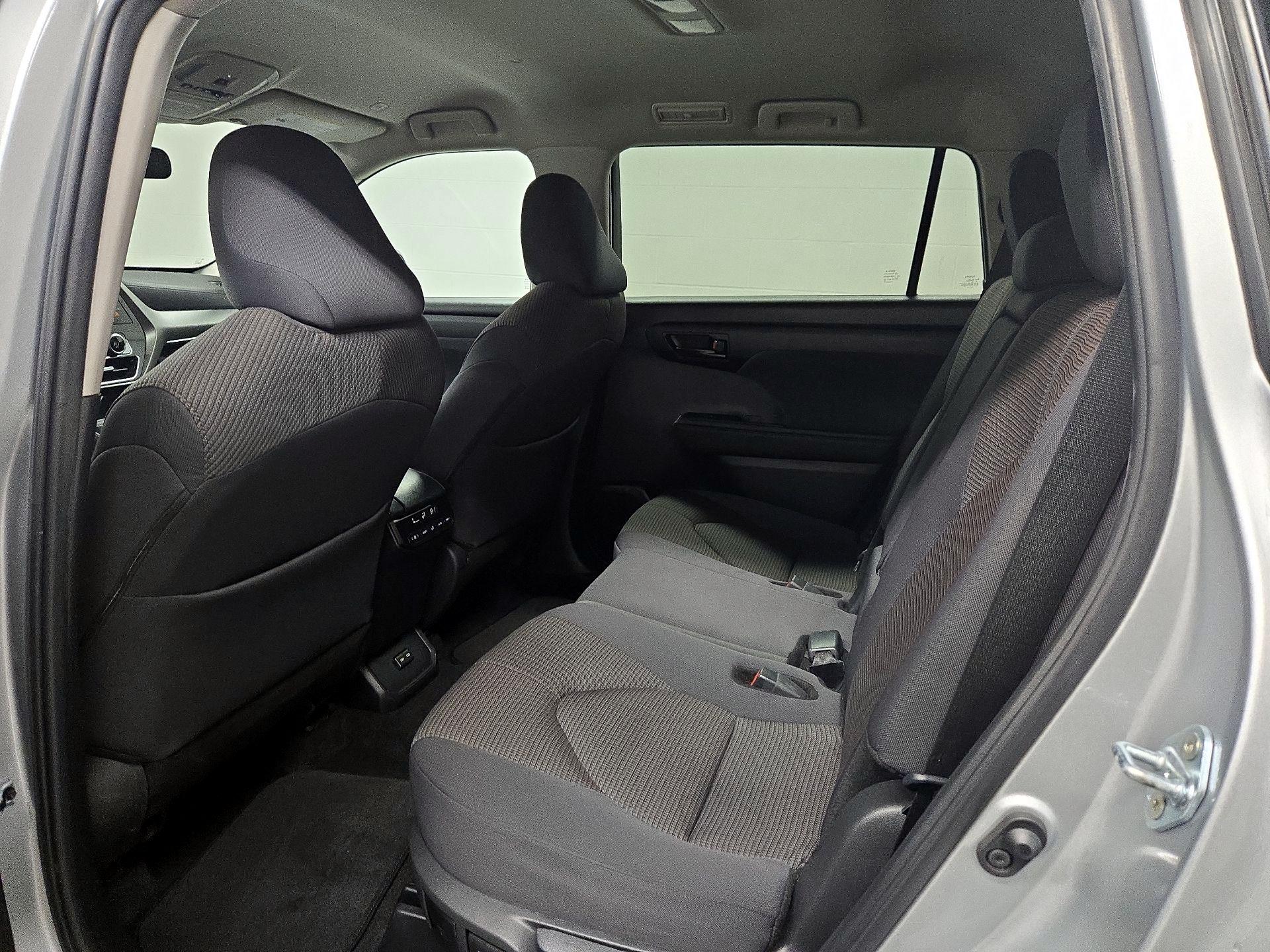 Thumbnail: 2024 Toyota Highlander - 19