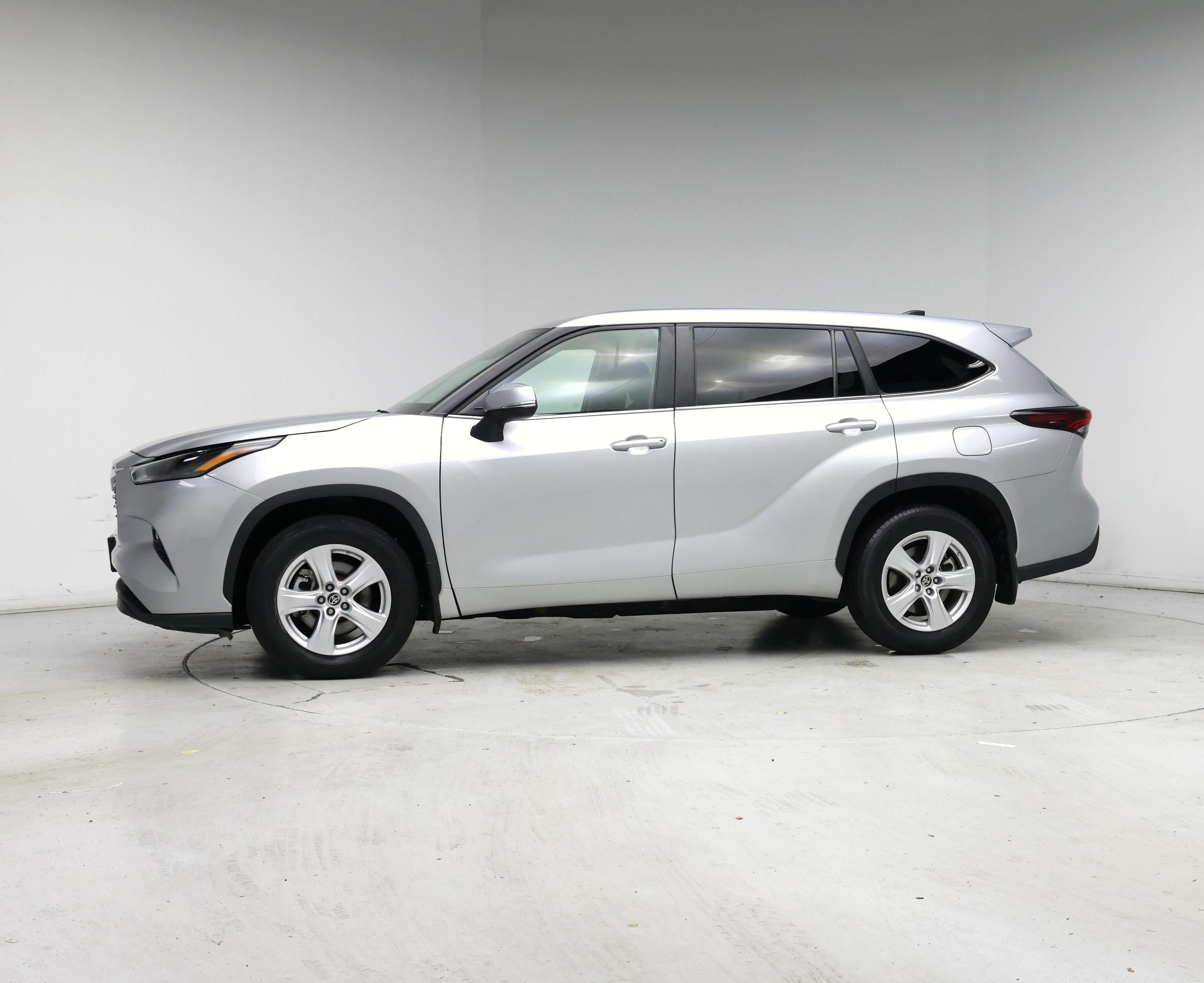 Thumbnail: 2024 Toyota Highlander - 3