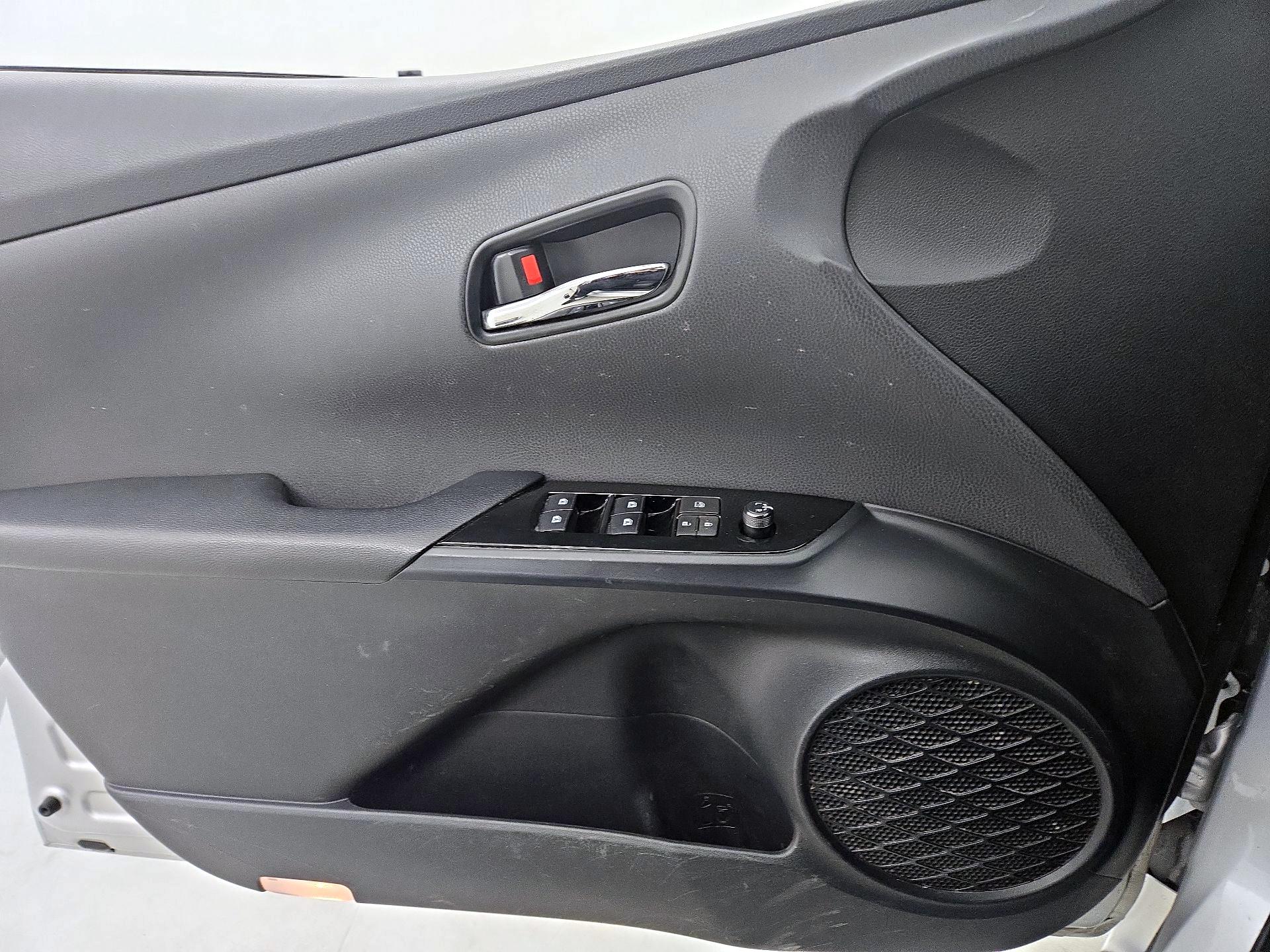 Thumbnail: 2017 Toyota Prius - 12