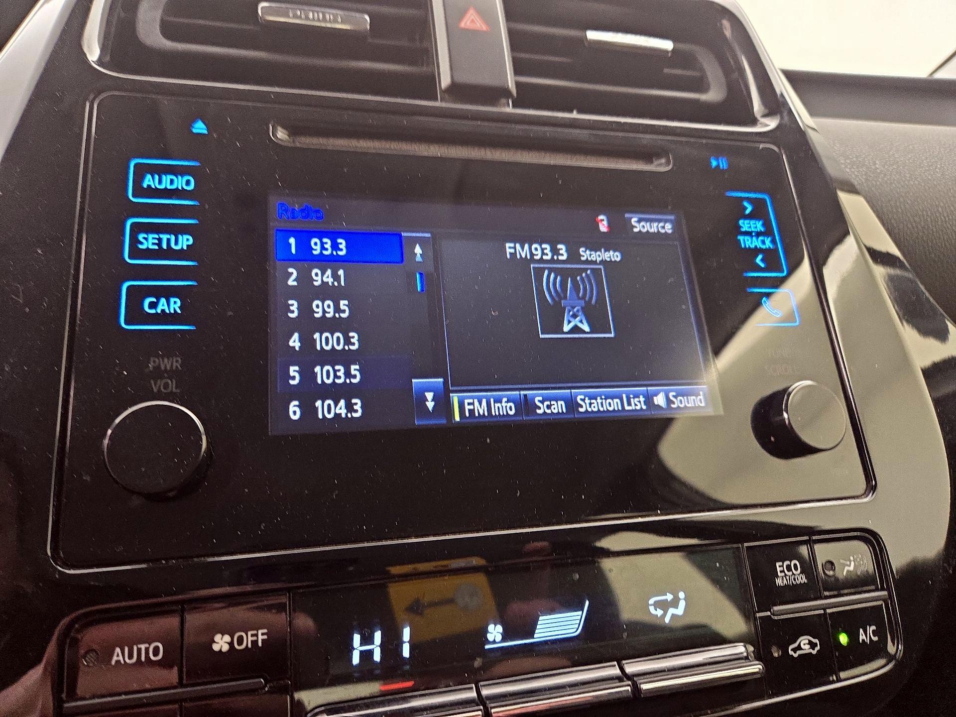 Thumbnail: 2017 Toyota Prius - 15