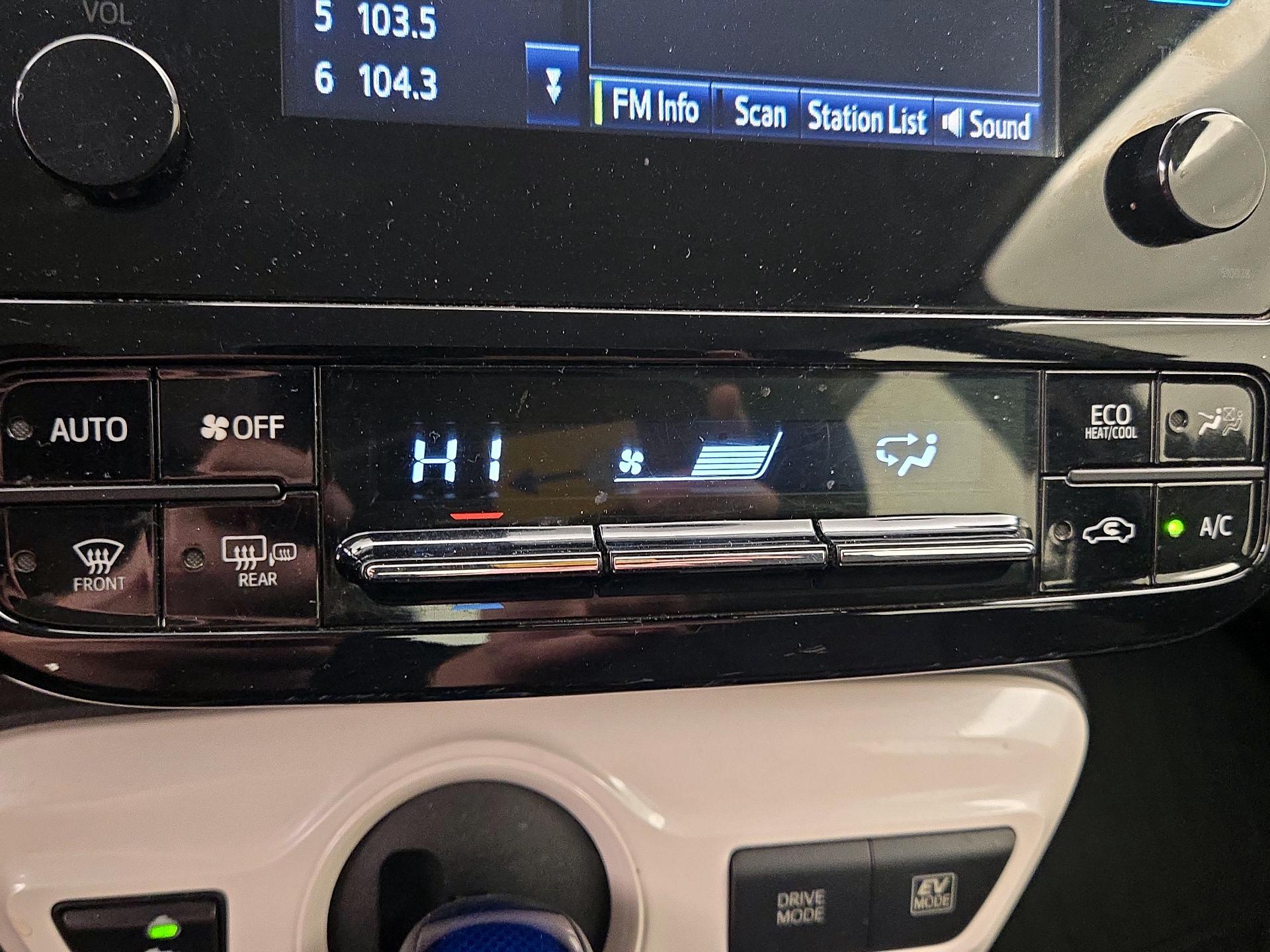 Thumbnail: 2017 Toyota Prius - 16