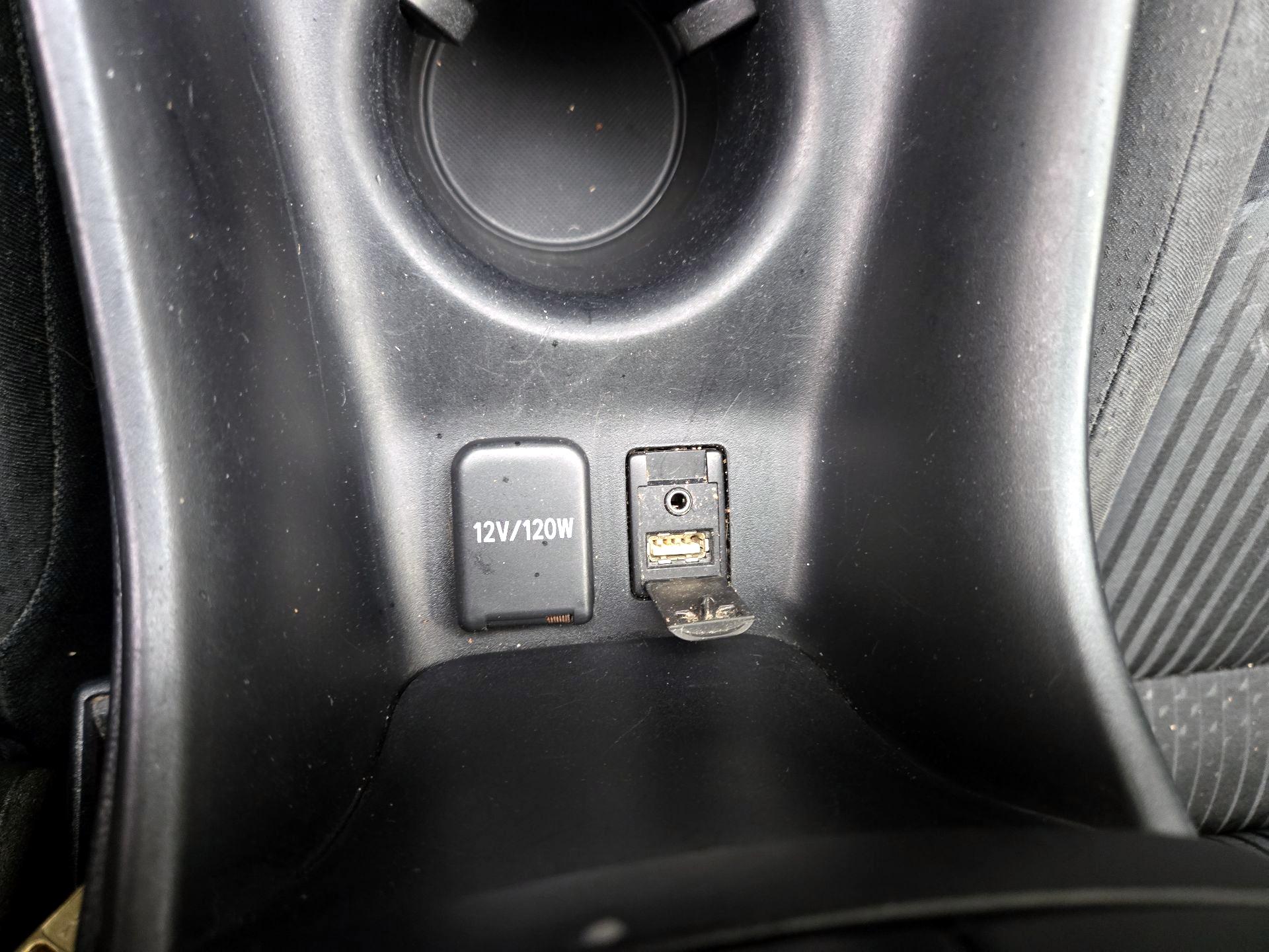 Thumbnail: 2017 Toyota Prius - 18