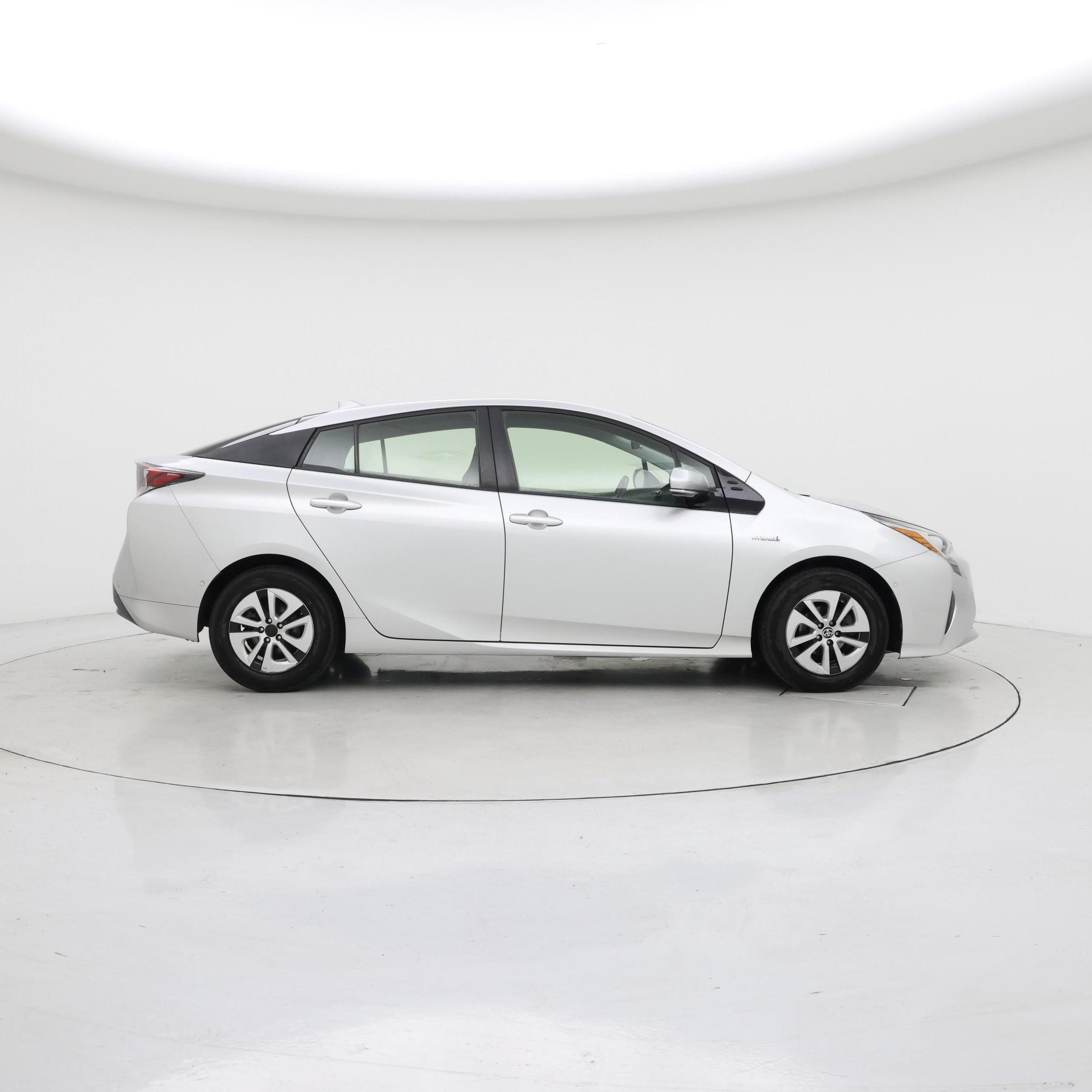 Thumbnail: 2017 Toyota Prius - 7