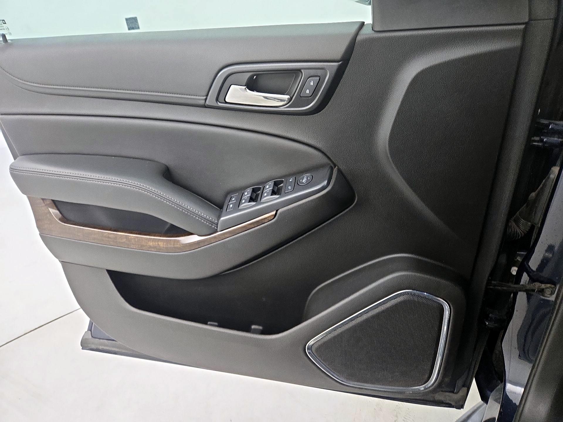 Thumbnail: 2020 Chevrolet Tahoe - 12