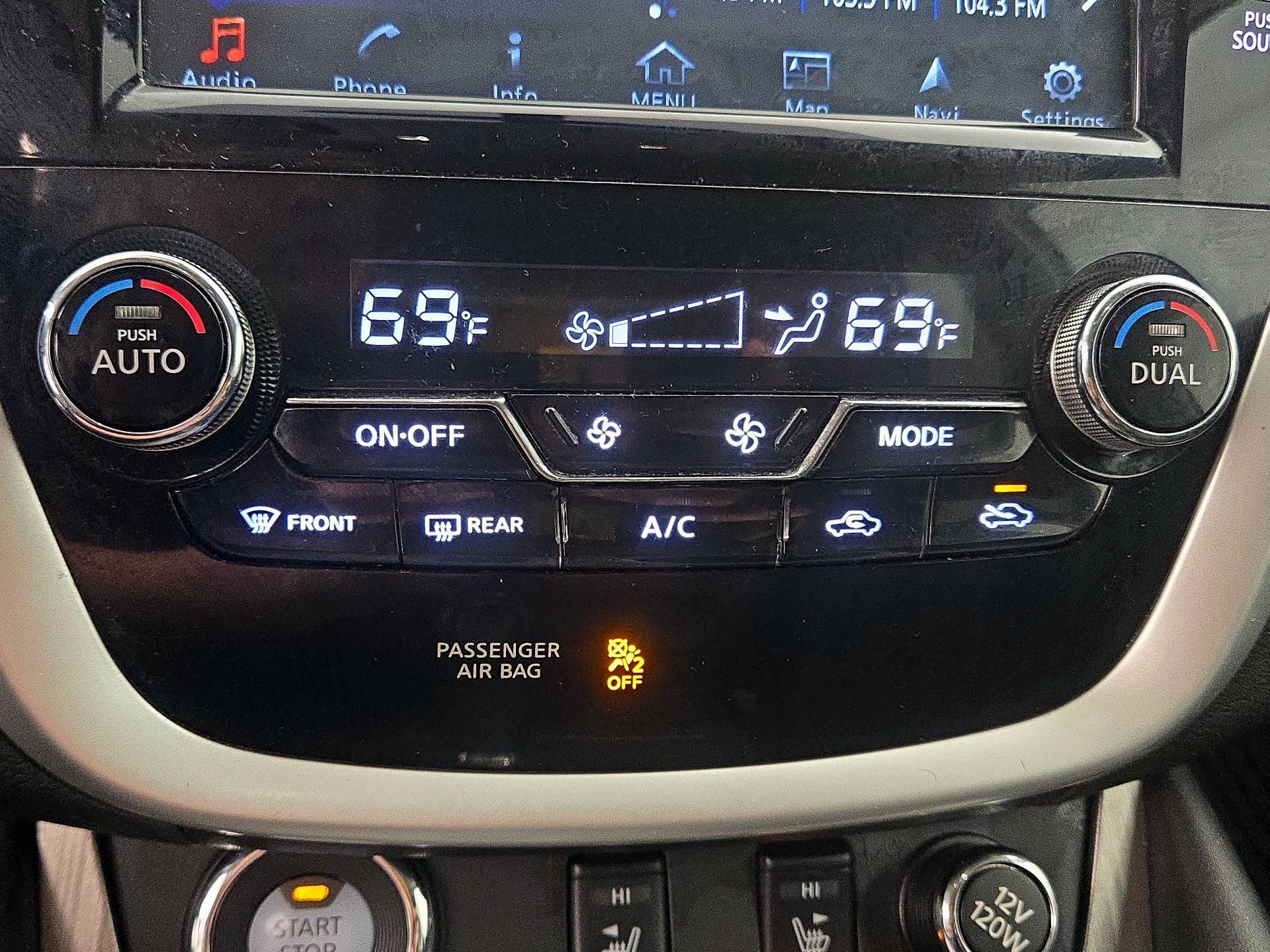 Thumbnail: 2015 Nissan Murano - 17