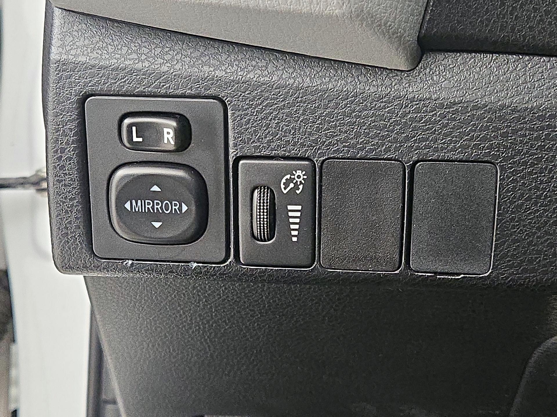 Thumbnail: 2015 Toyota Corolla - 13