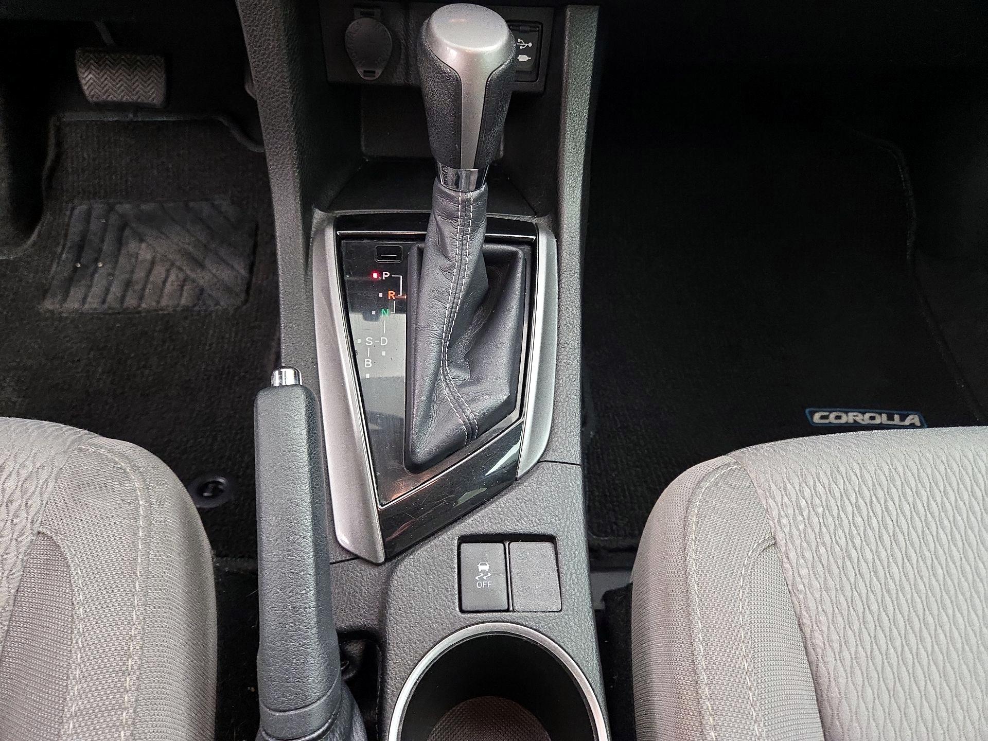 Thumbnail: 2015 Toyota Corolla - 17