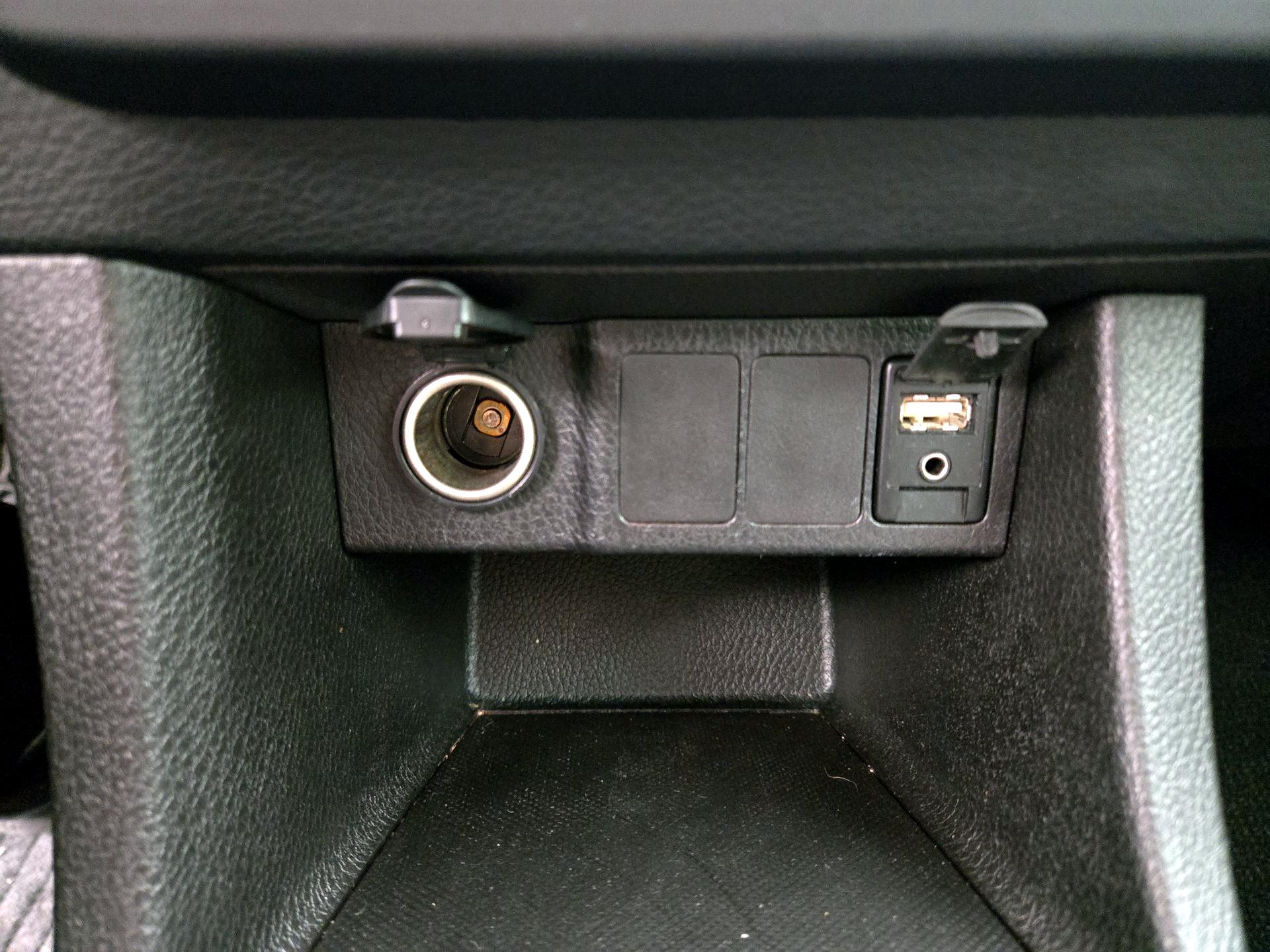 Thumbnail: 2015 Toyota Corolla - 18