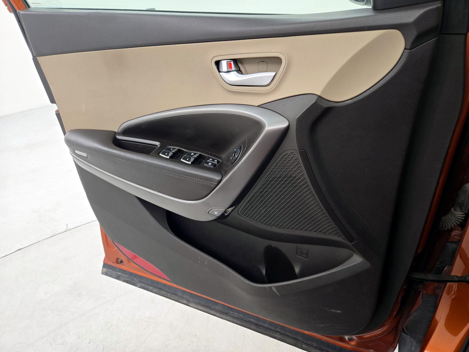 Thumbnail: 2014 Hyundai Santa Fe - 12