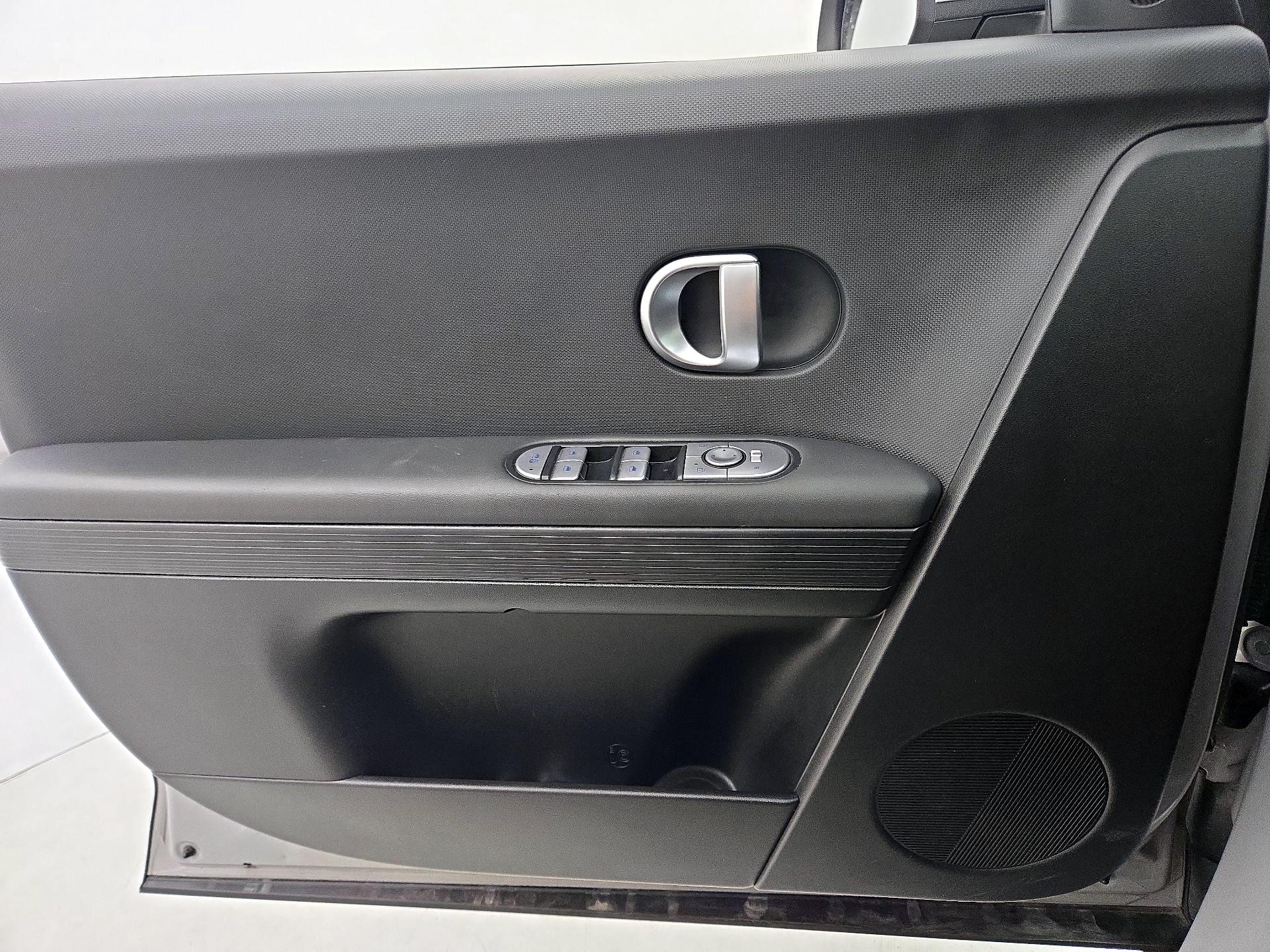 Thumbnail: 2023 Hyundai Ioniq 5 - 12