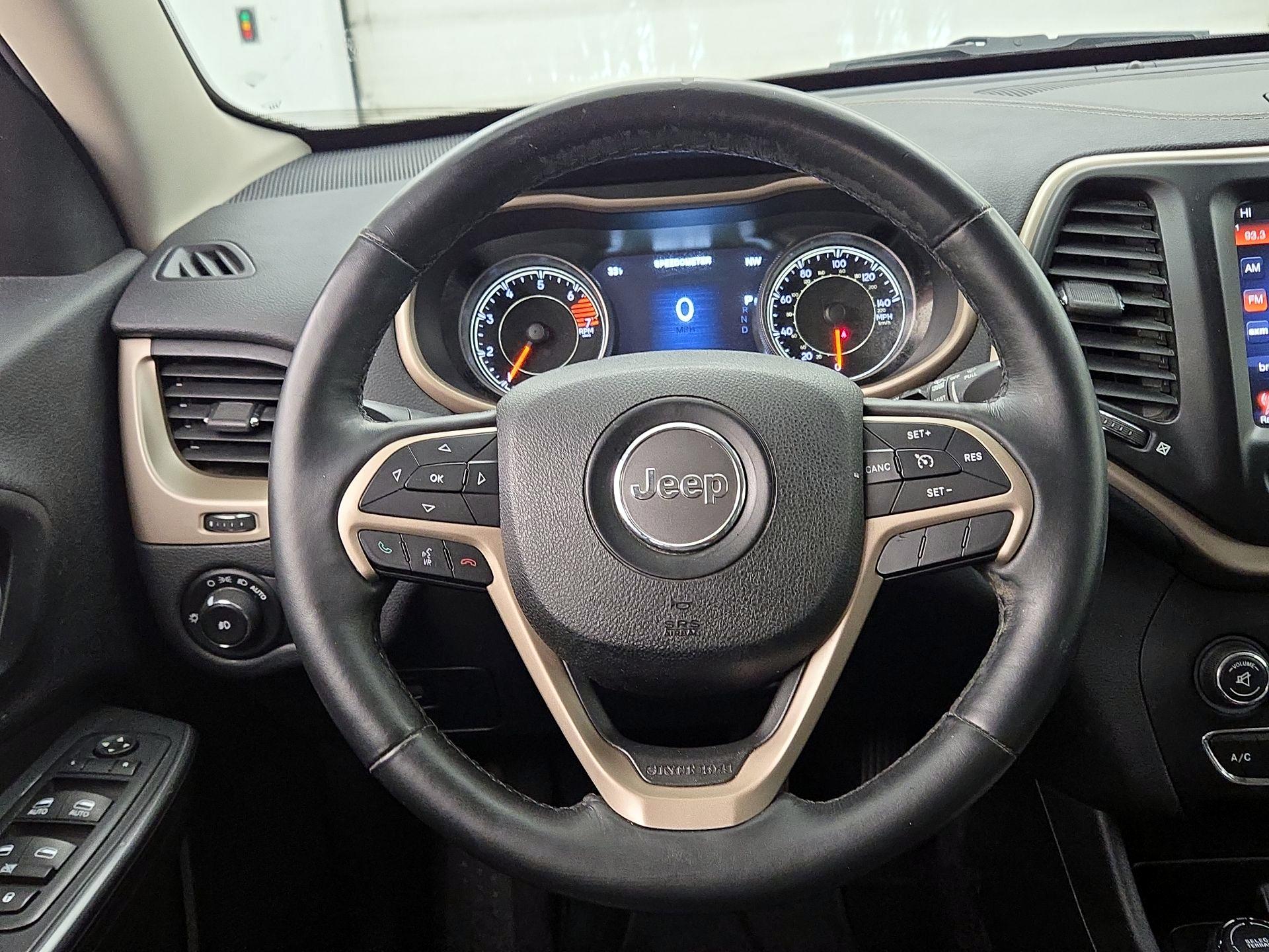 Thumbnail: 2016 Jeep Cherokee - 10