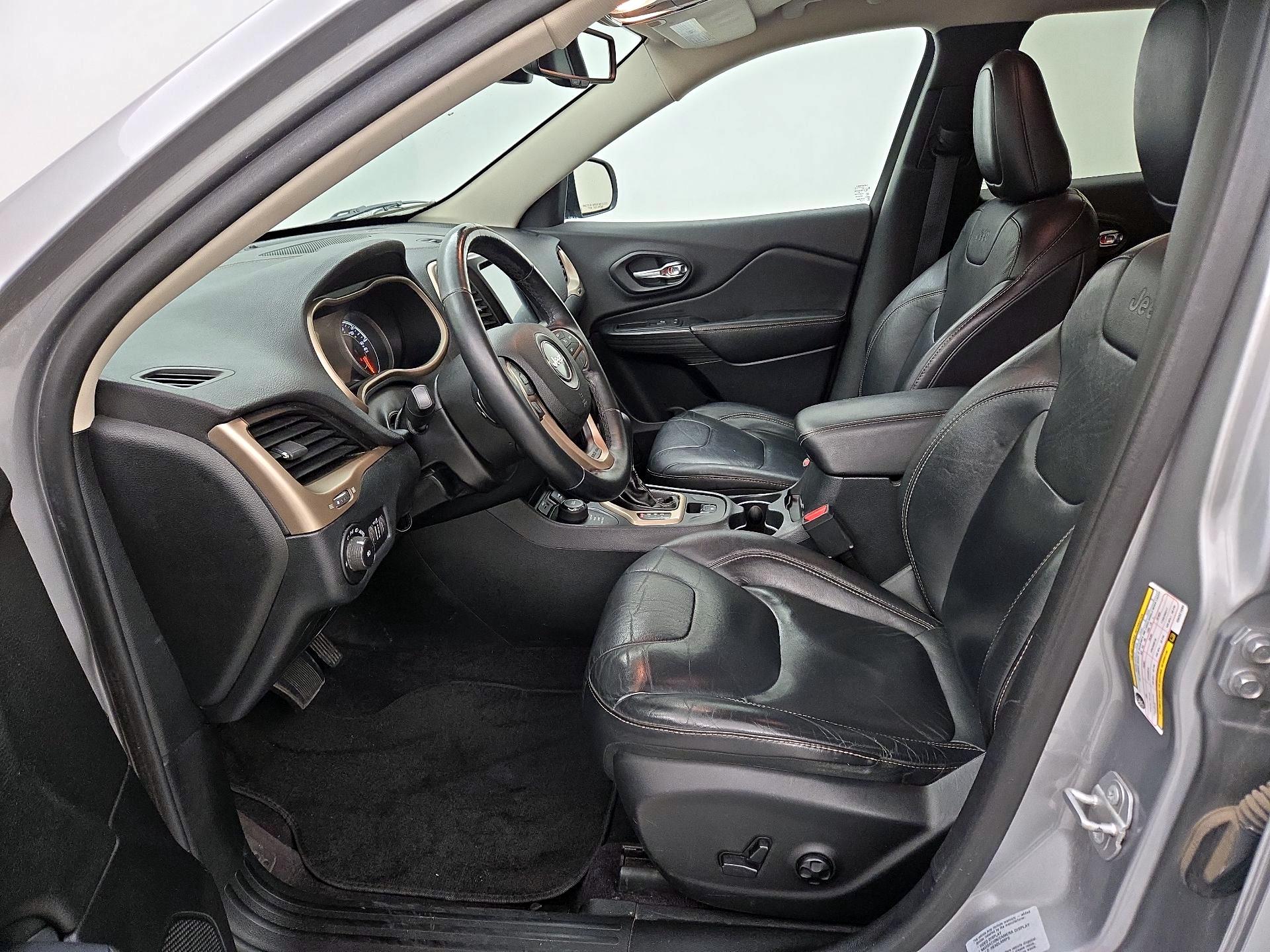 Thumbnail: 2016 Jeep Cherokee - 11