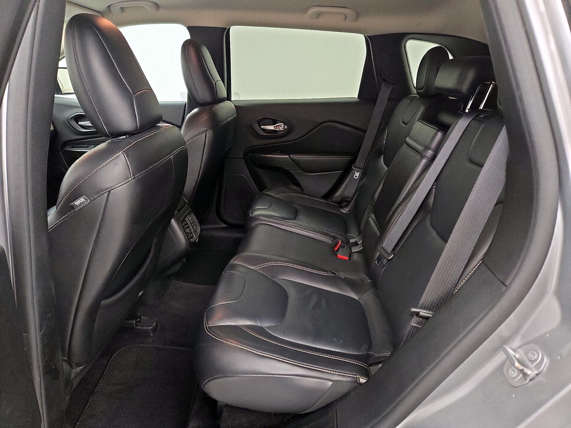 Thumbnail: 2016 Jeep Cherokee - 19