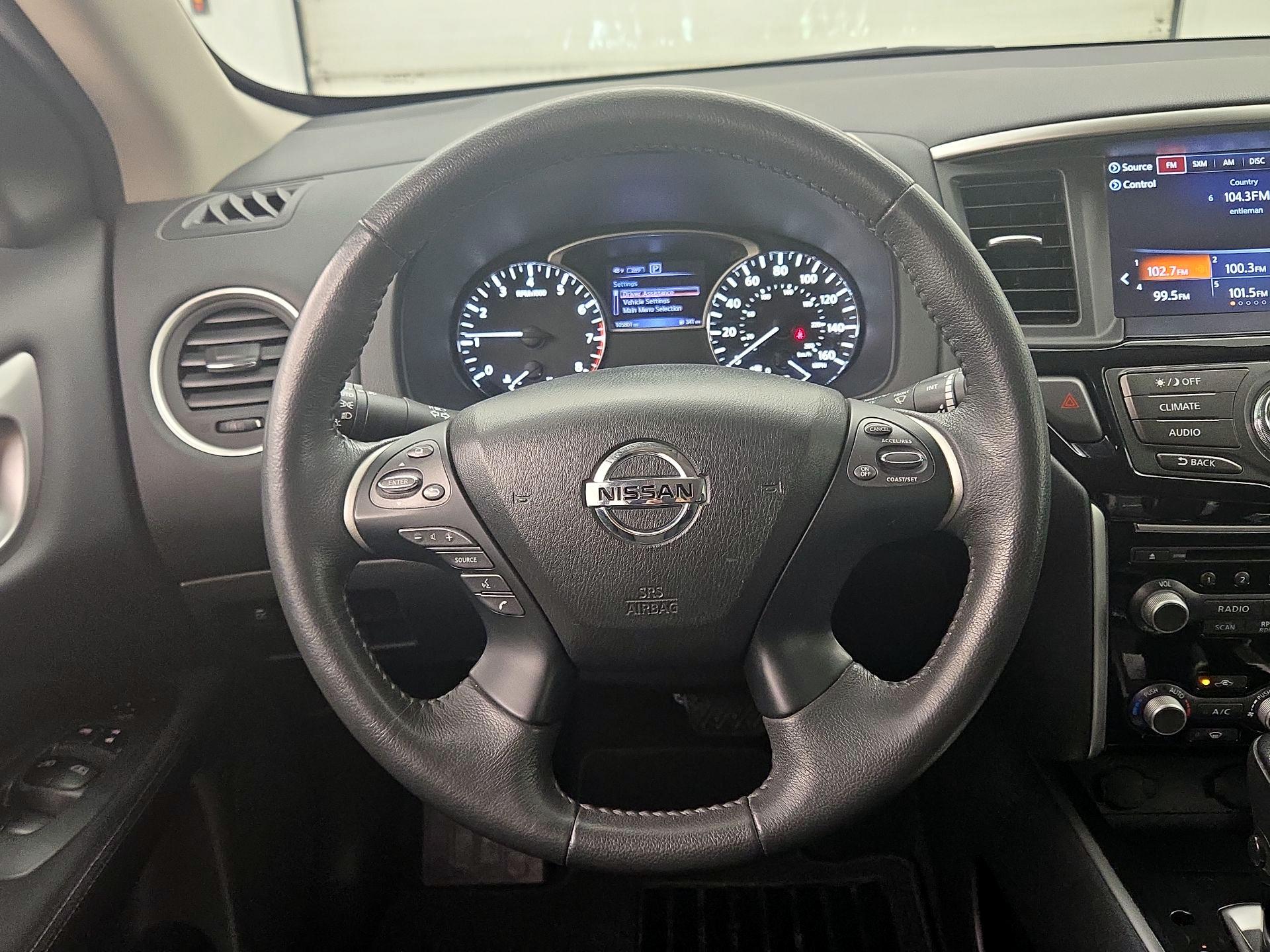 Thumbnail: 2017 Nissan Pathfinder - 10