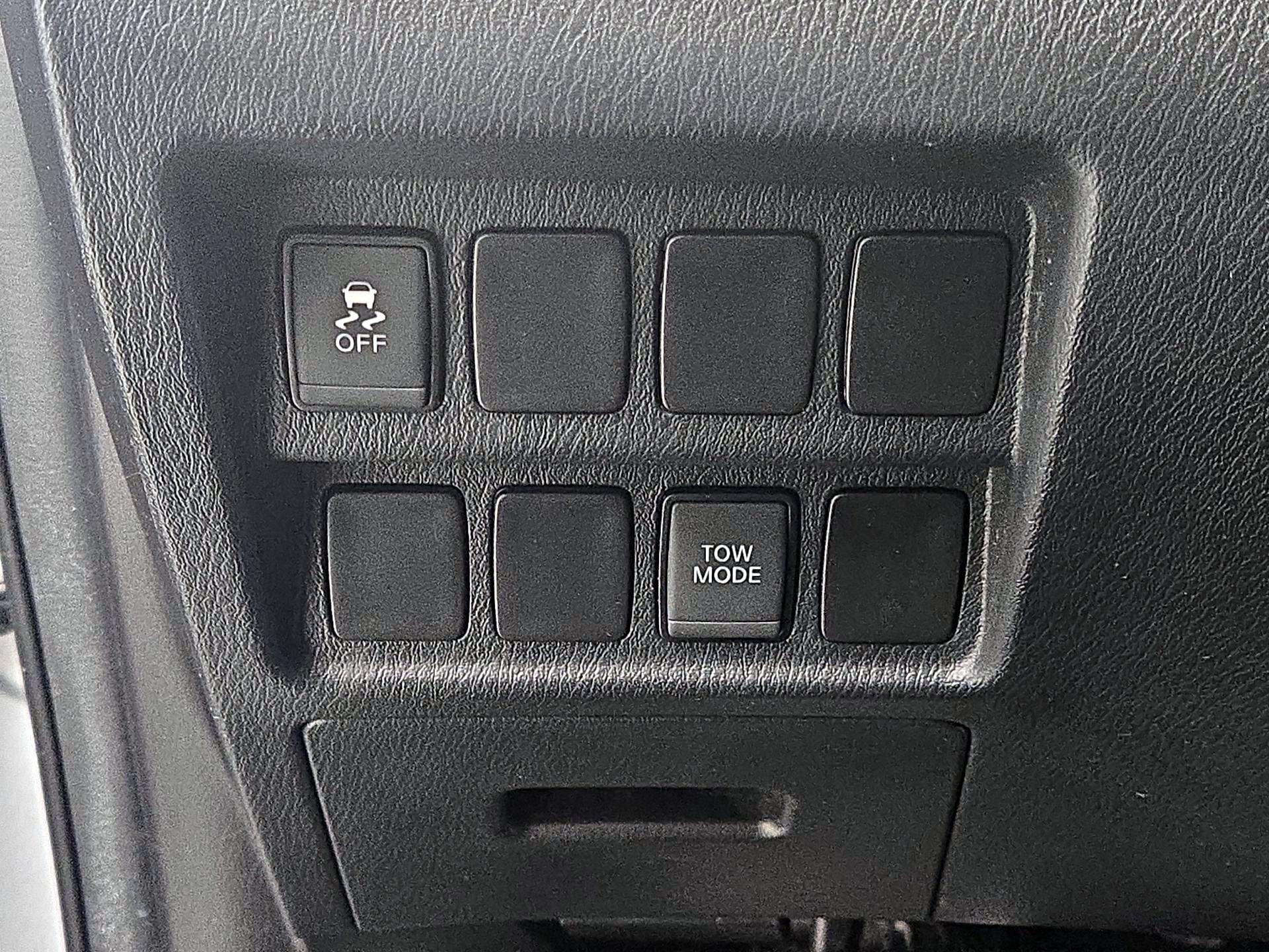 Thumbnail: 2017 Nissan Pathfinder - 13