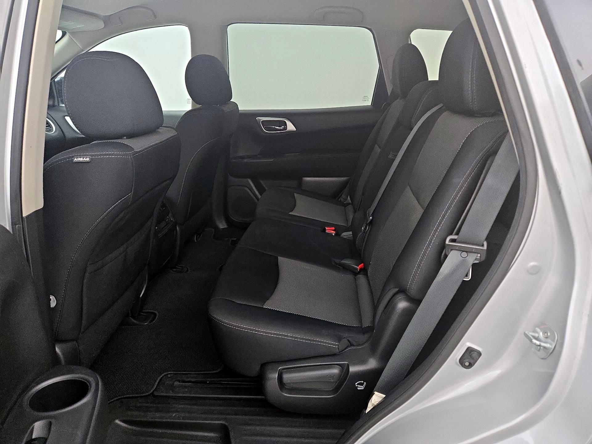 Thumbnail: 2017 Nissan Pathfinder - 19