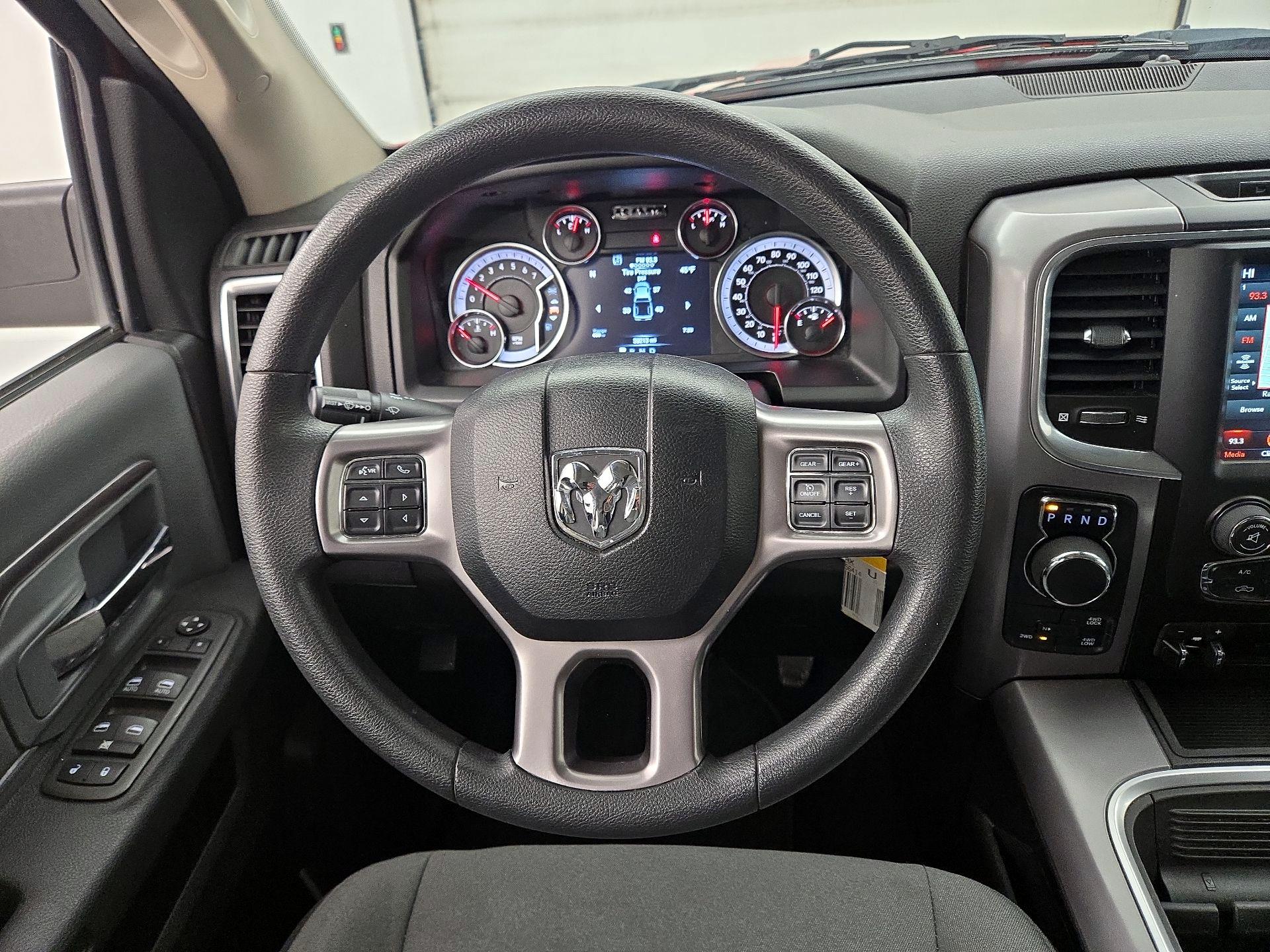 Thumbnail: 2023 RAM 1500 Classic - 10